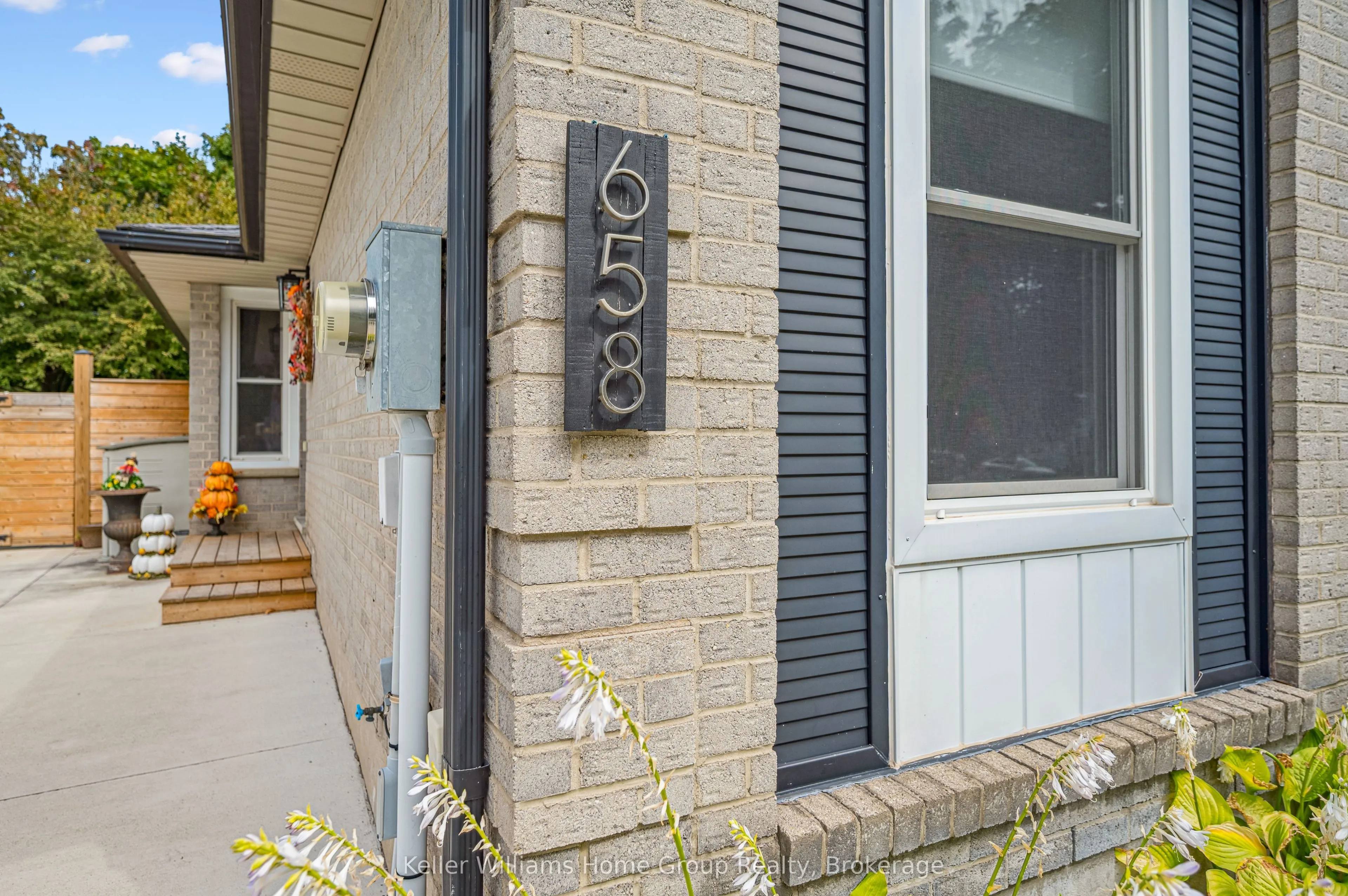 658 Holman Crescent