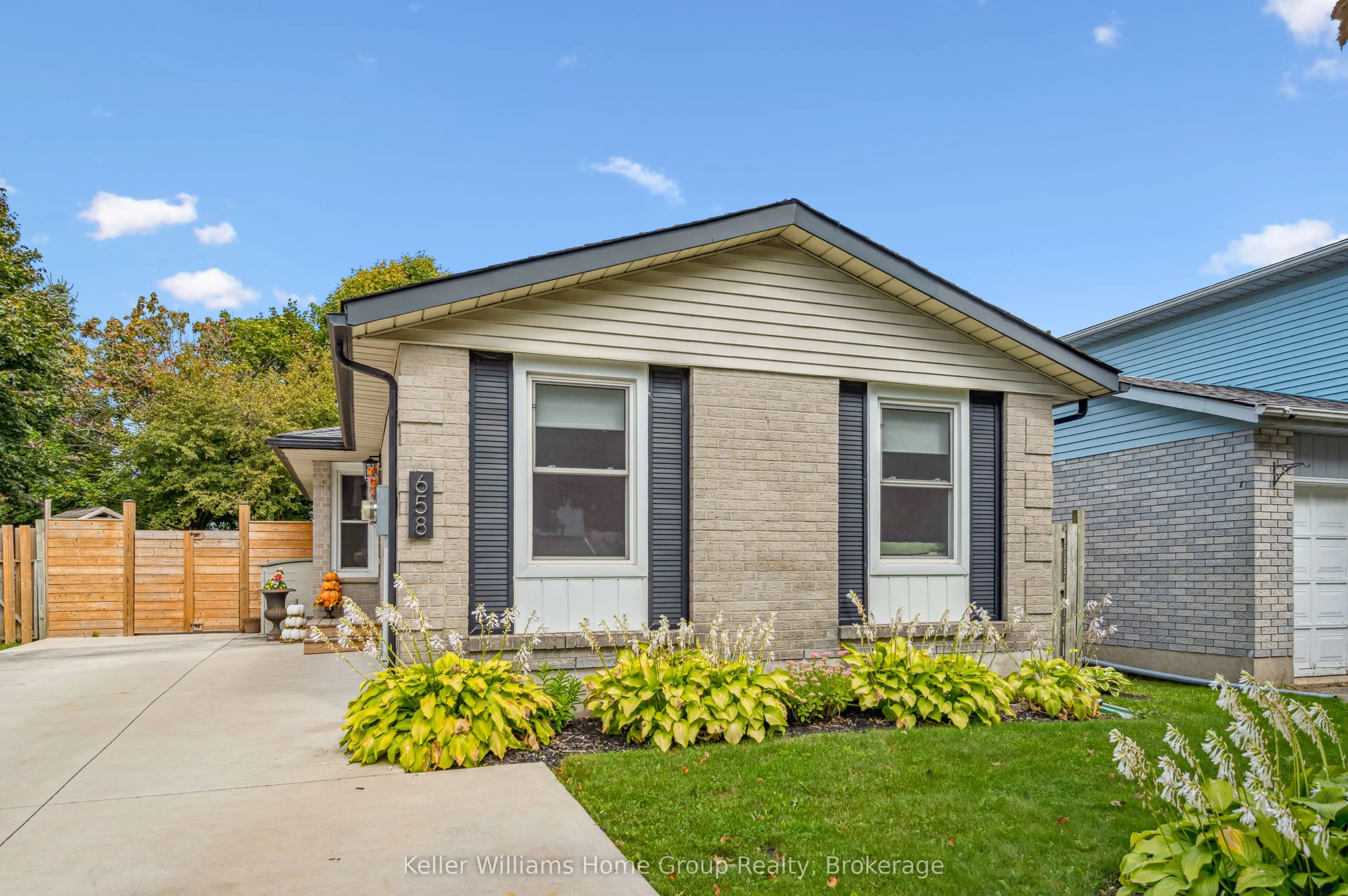 658 Holman Crescent