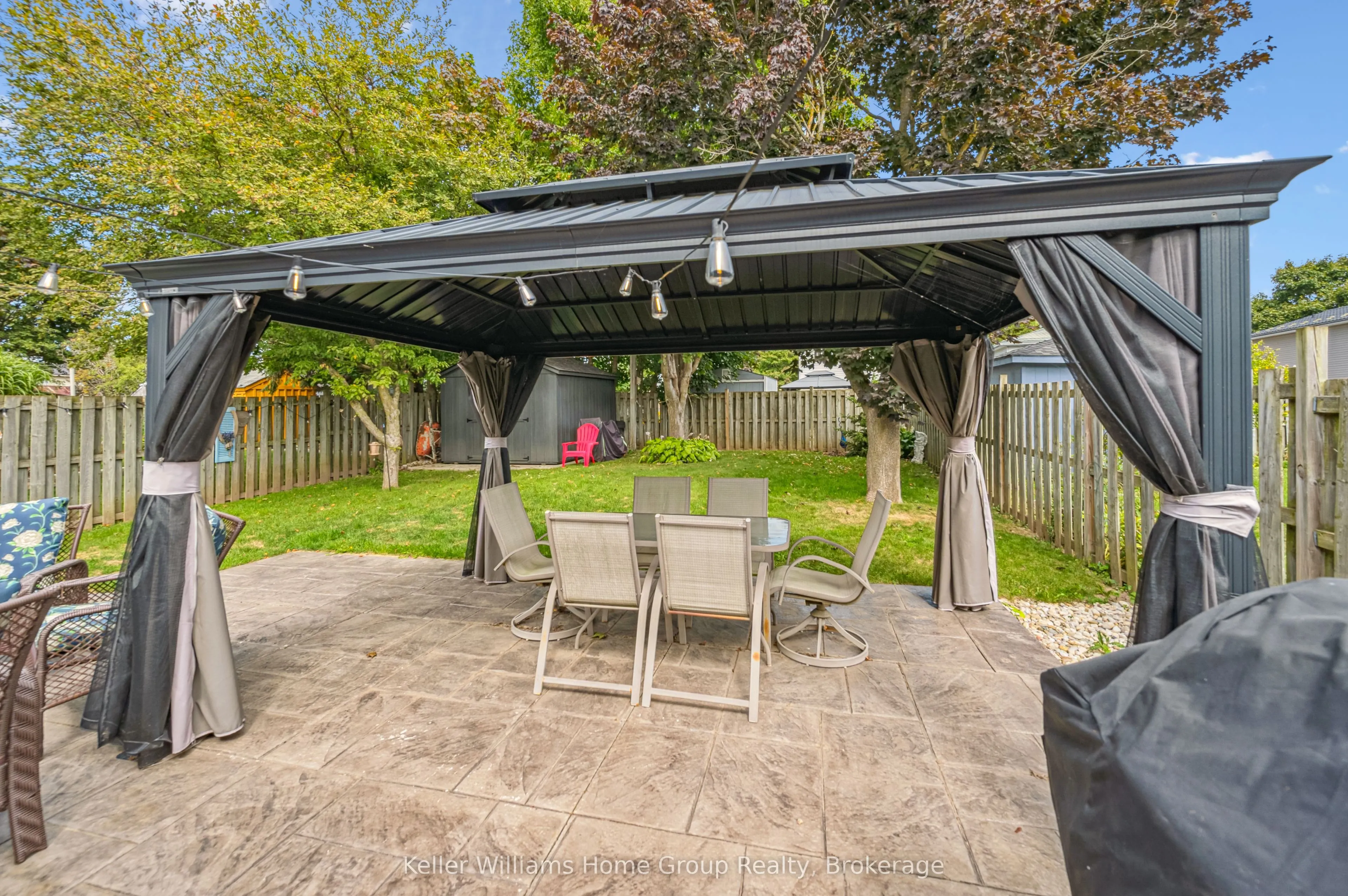 658 Holman Crescent
