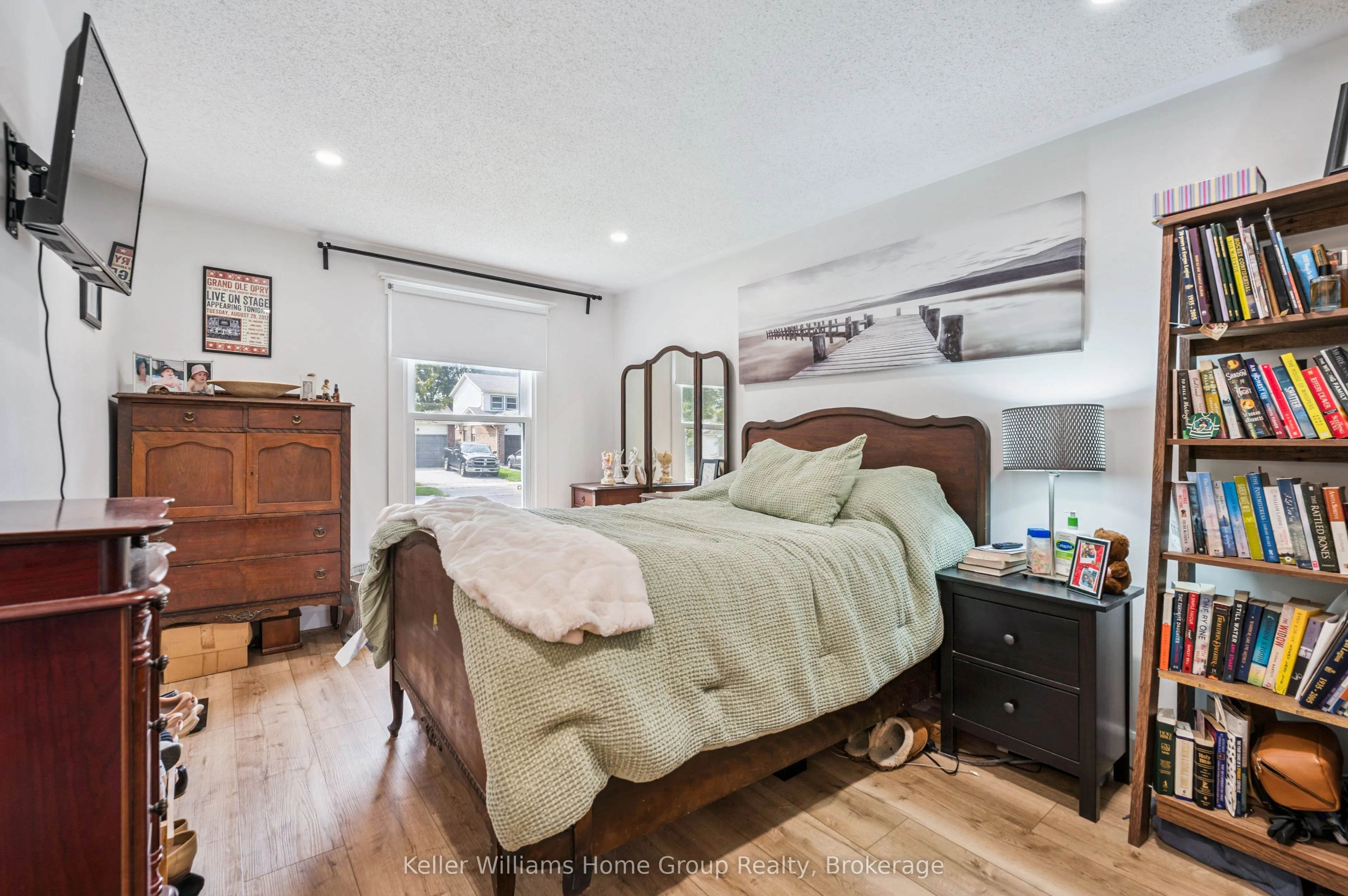 658 Holman Crescent