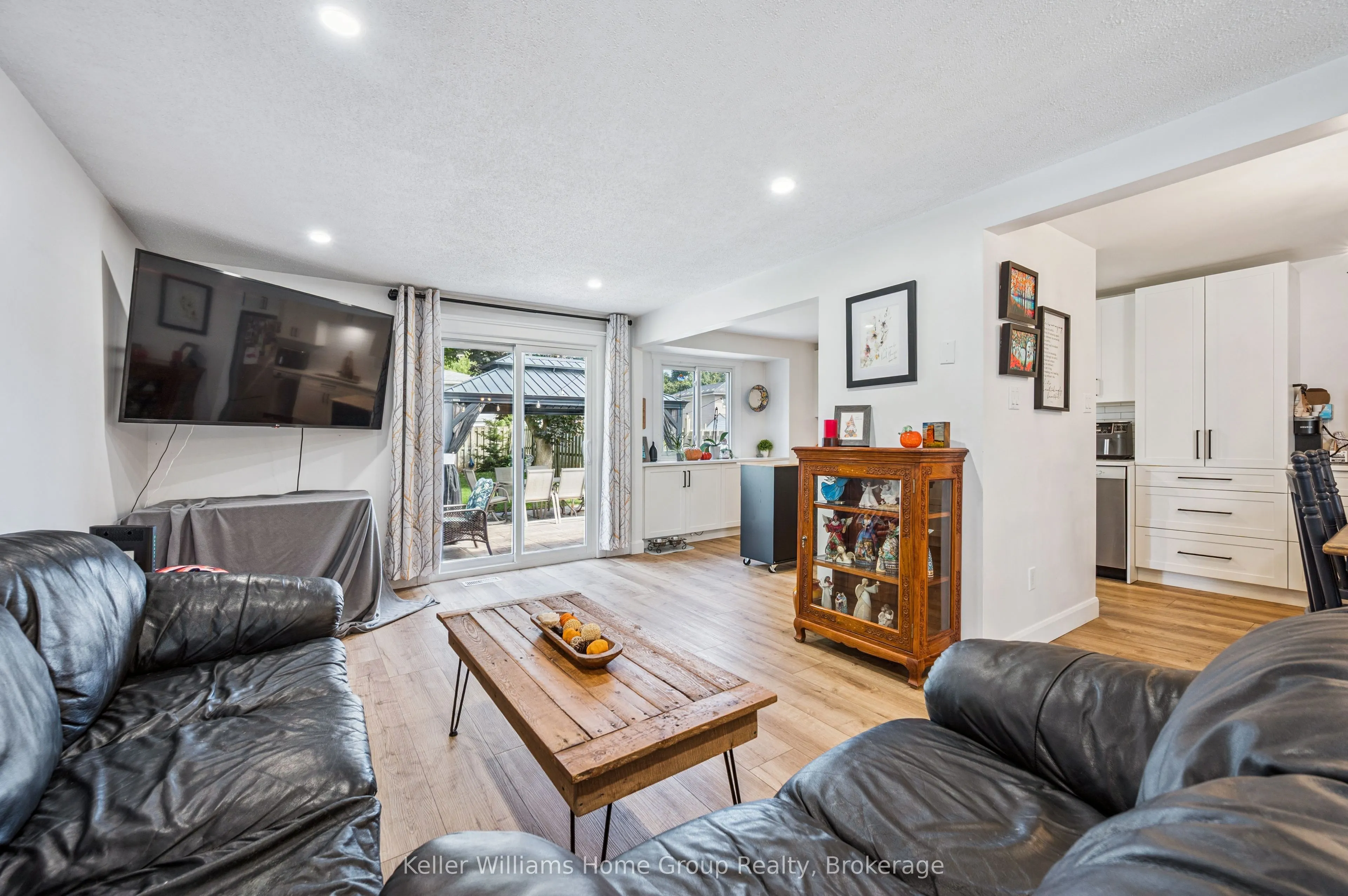 658 Holman Crescent