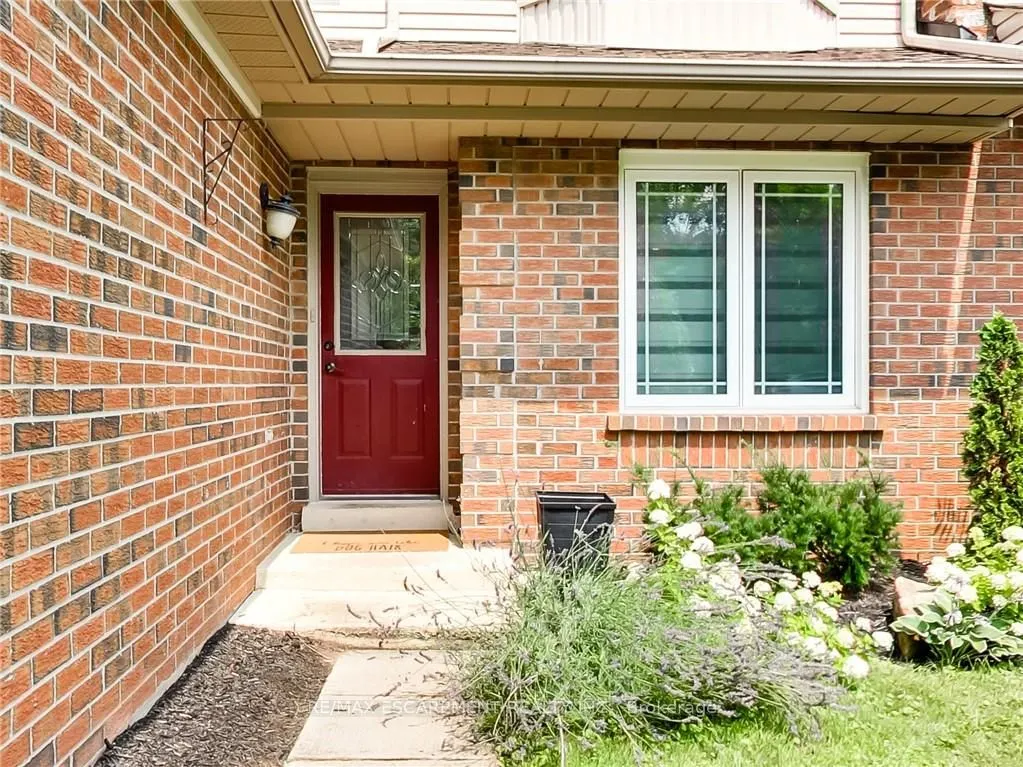 22 Hedgelawn Drive
