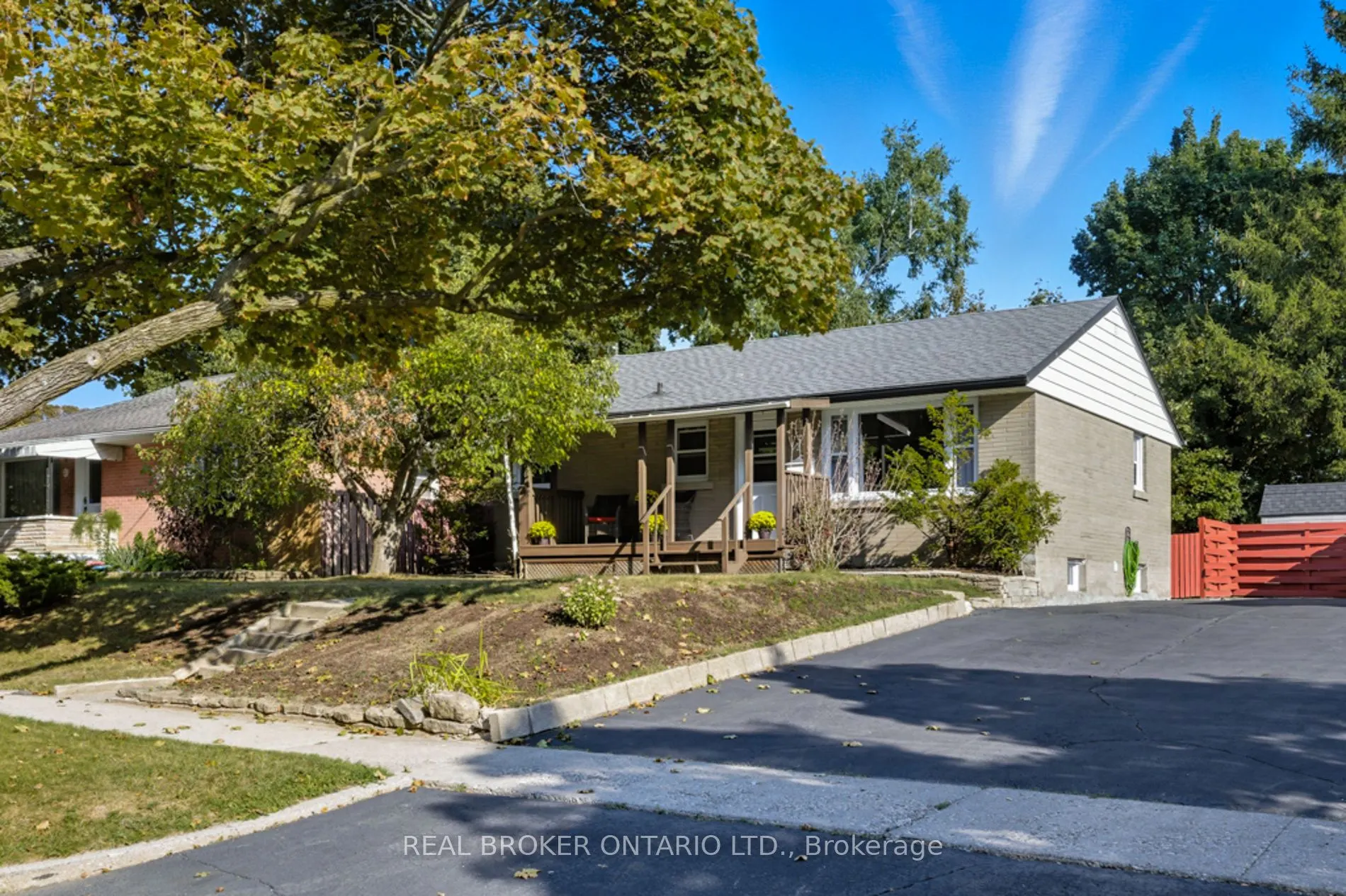 27 Broadmoor Avenue