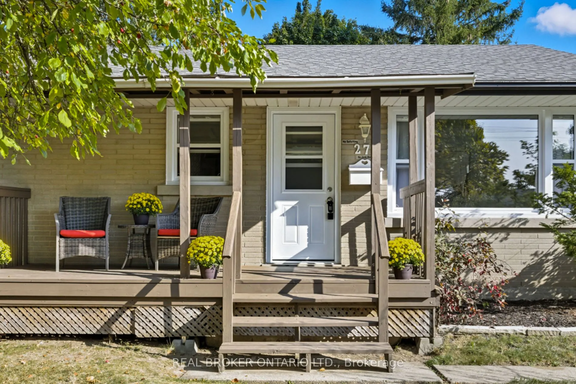 27 Broadmoor Avenue