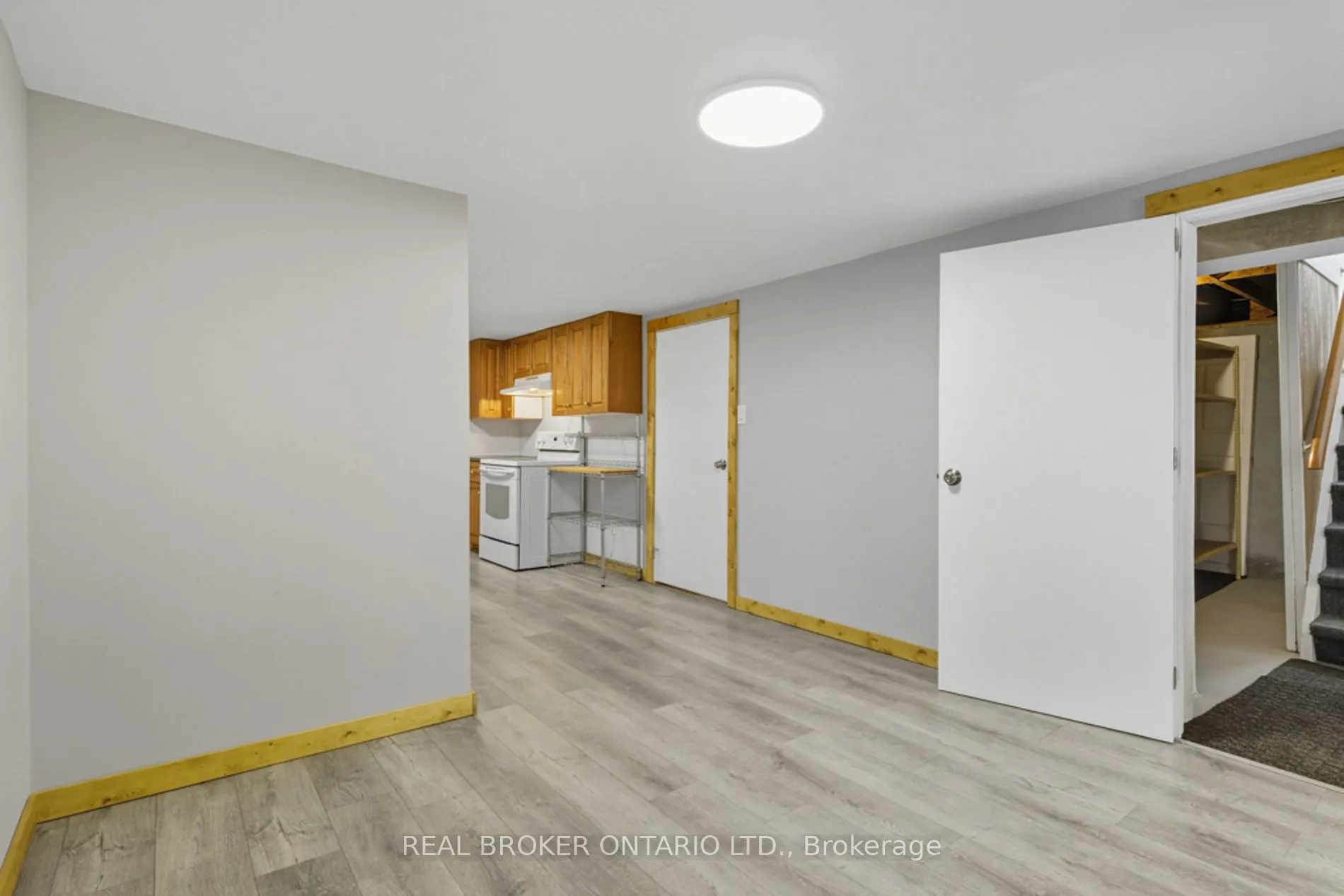 27 Broadmoor Avenue