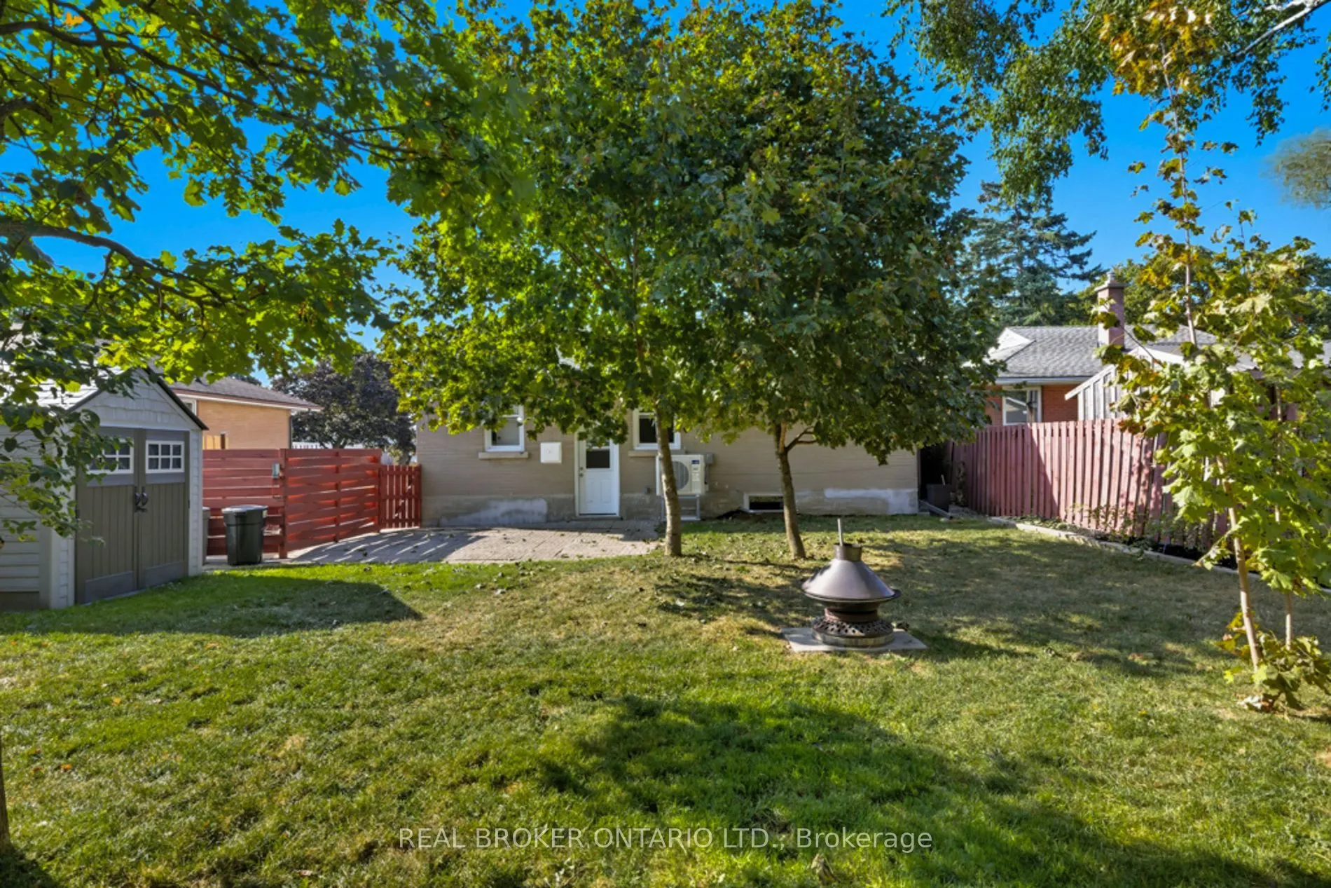 27 Broadmoor Avenue