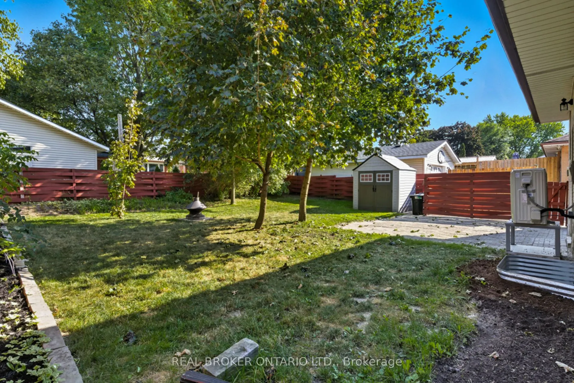 27 Broadmoor Avenue