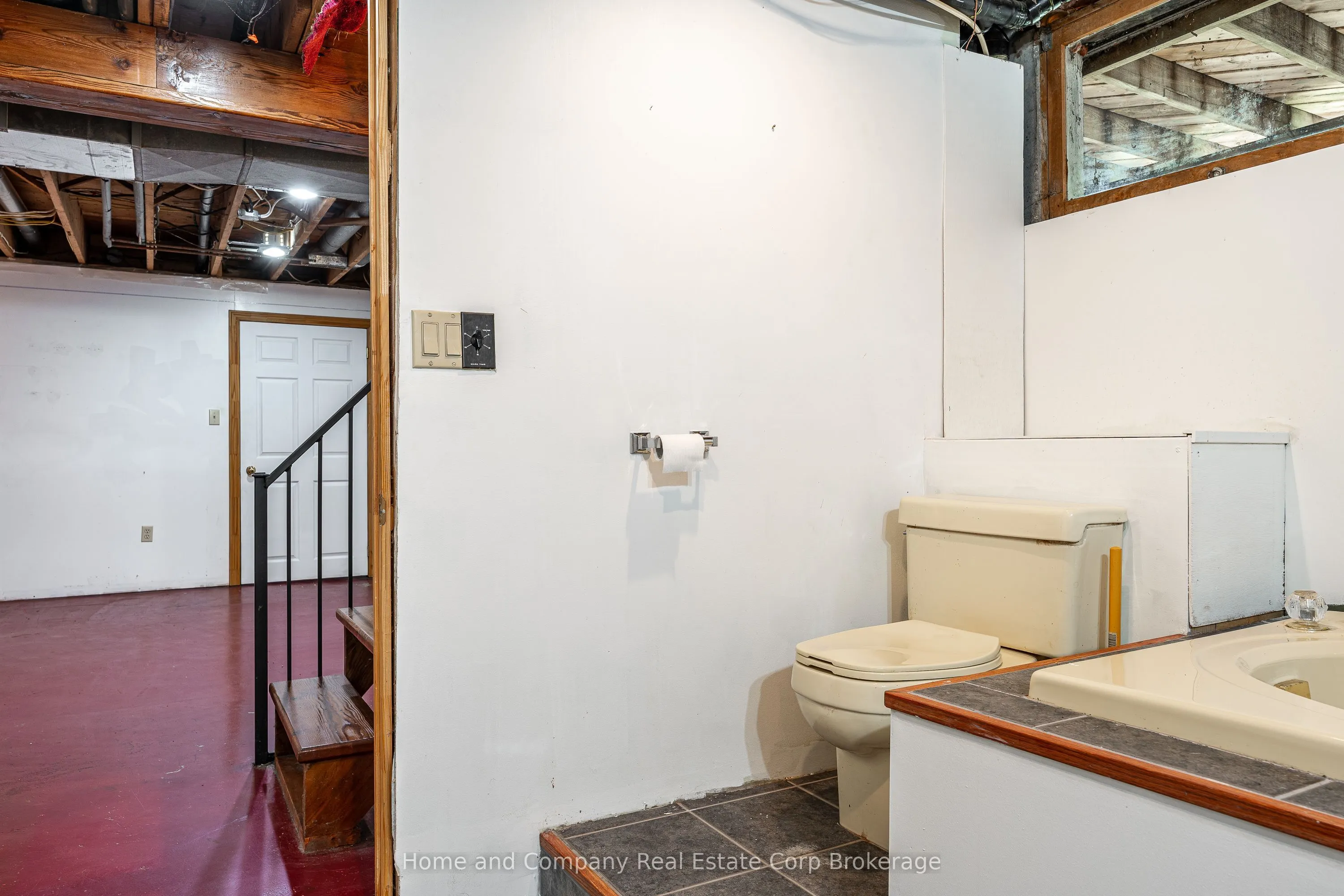 27 Ontario Street S
