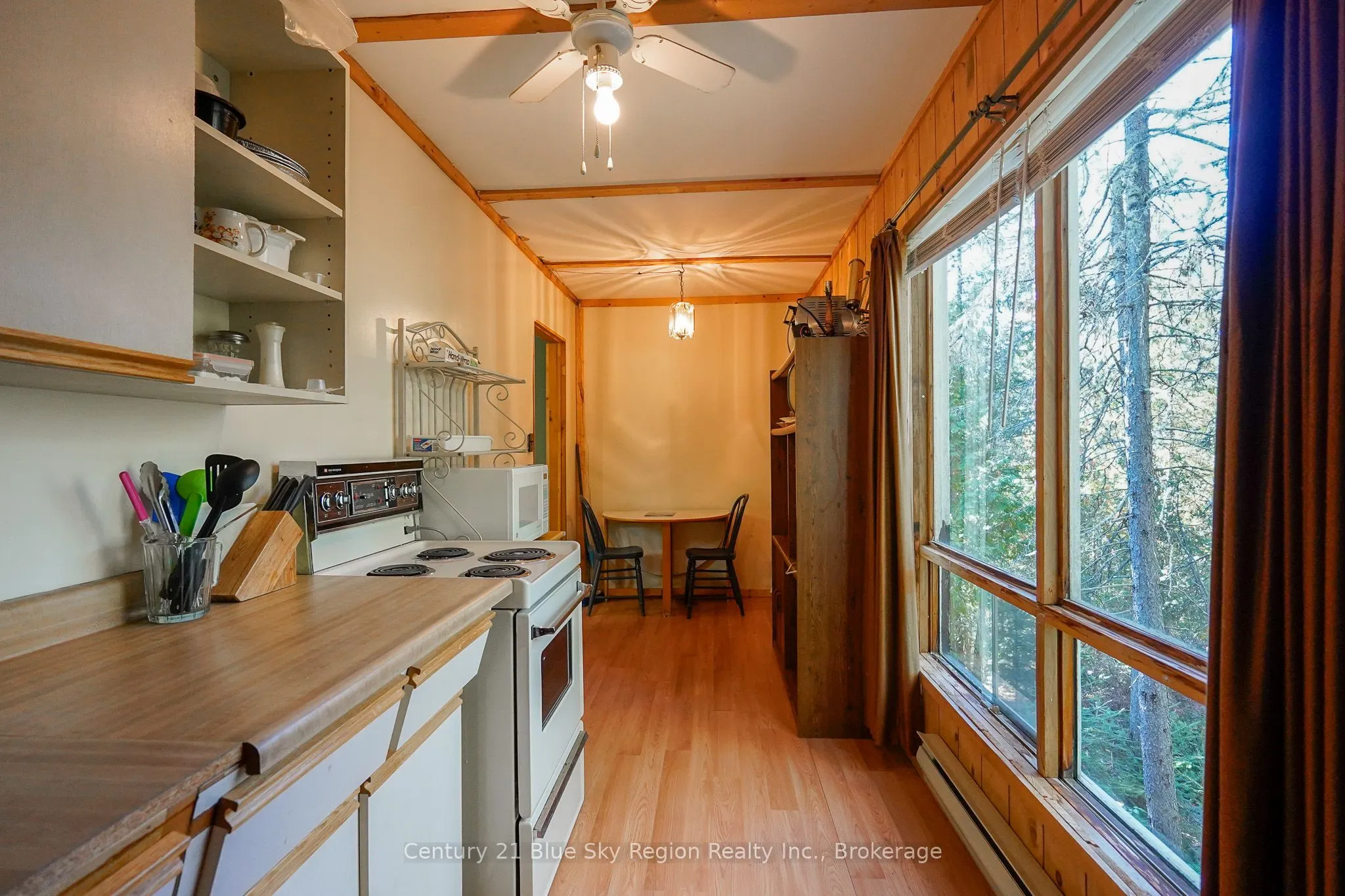 5065 Highway 11 N