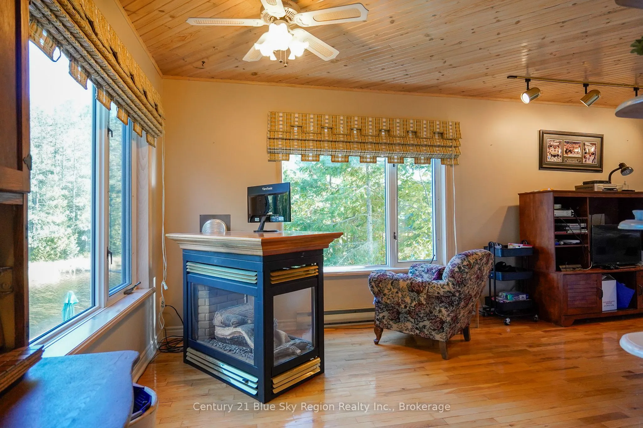 5065 Highway 11 N