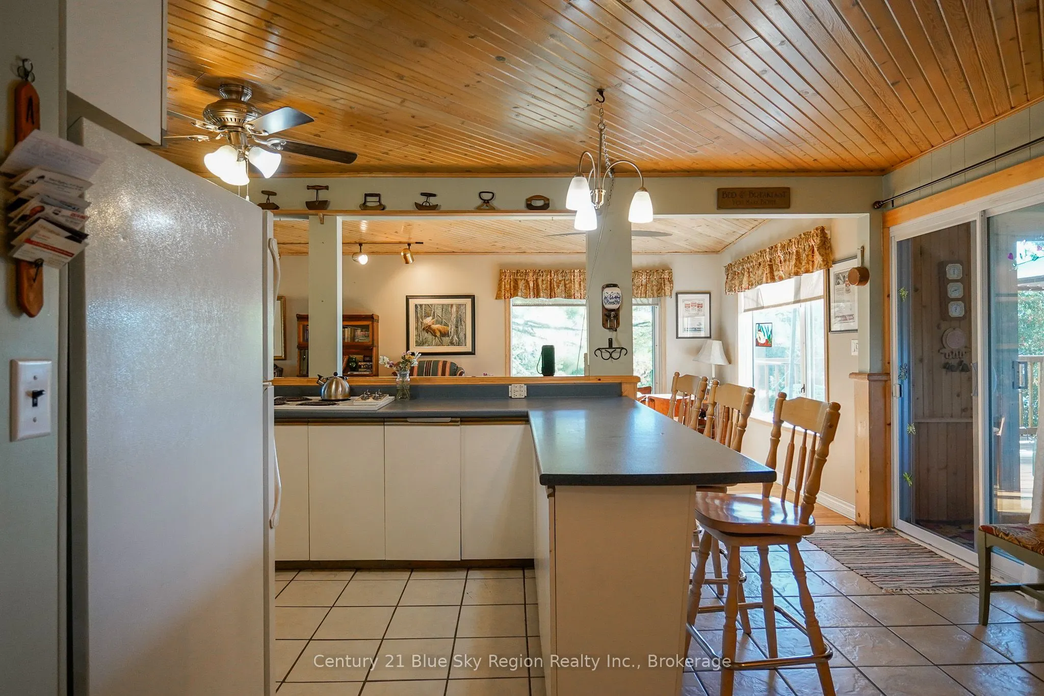 5065 Highway 11 N