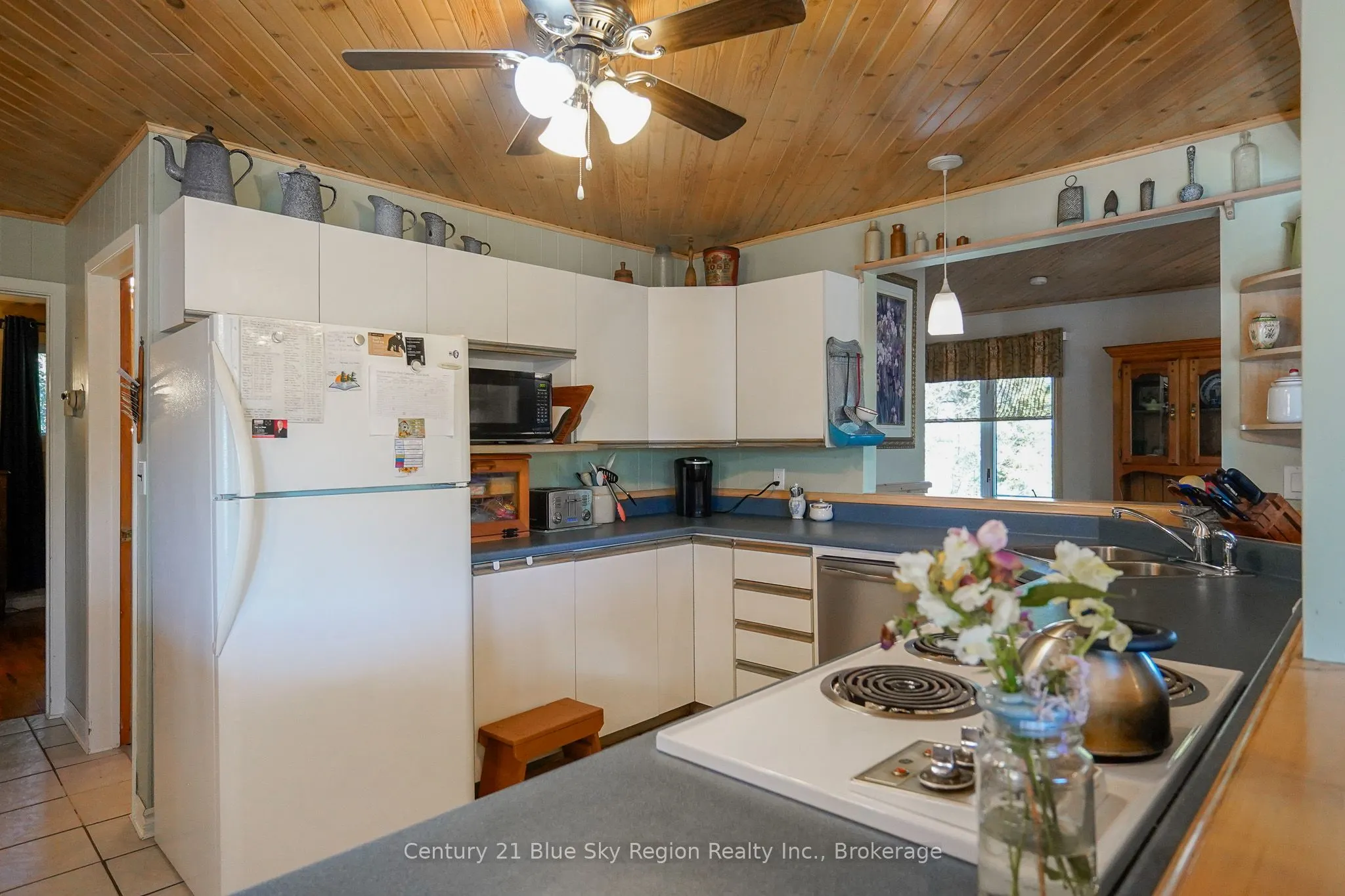 5065 Highway 11 N