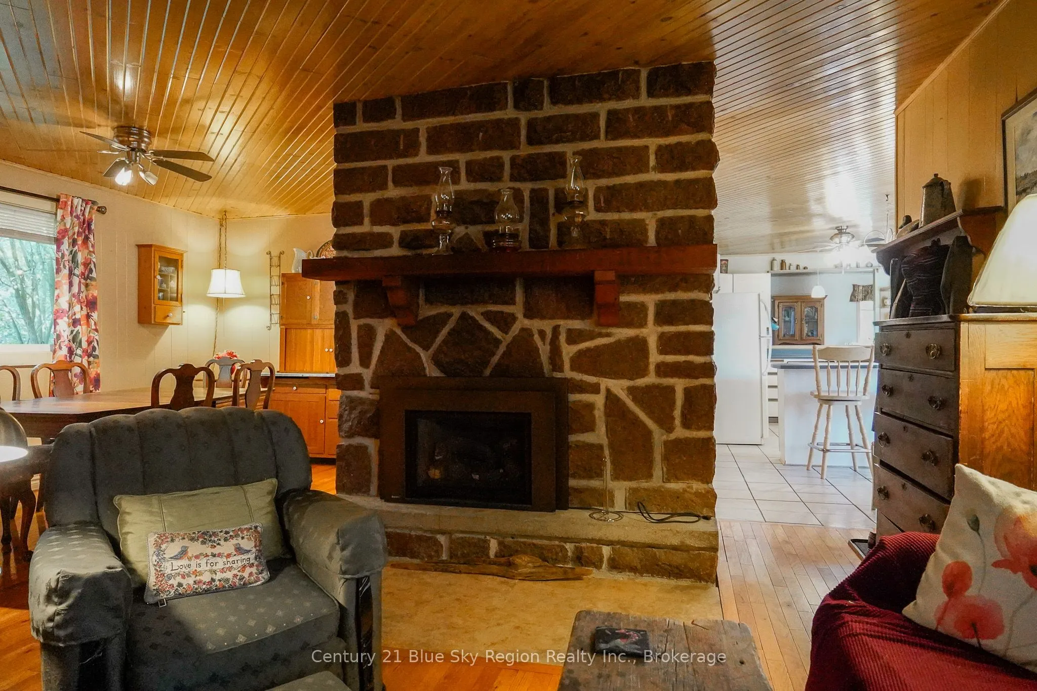 5065 Highway 11 N