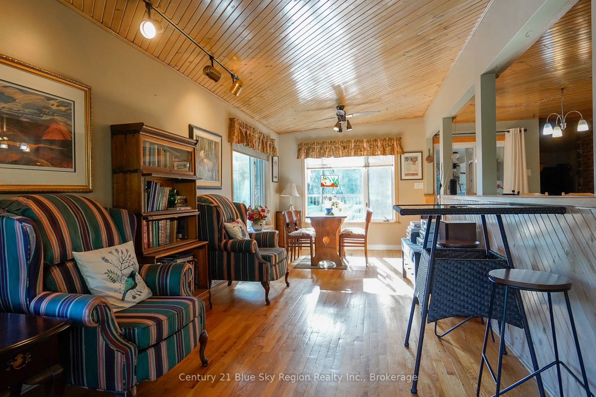 5065 Highway 11 N