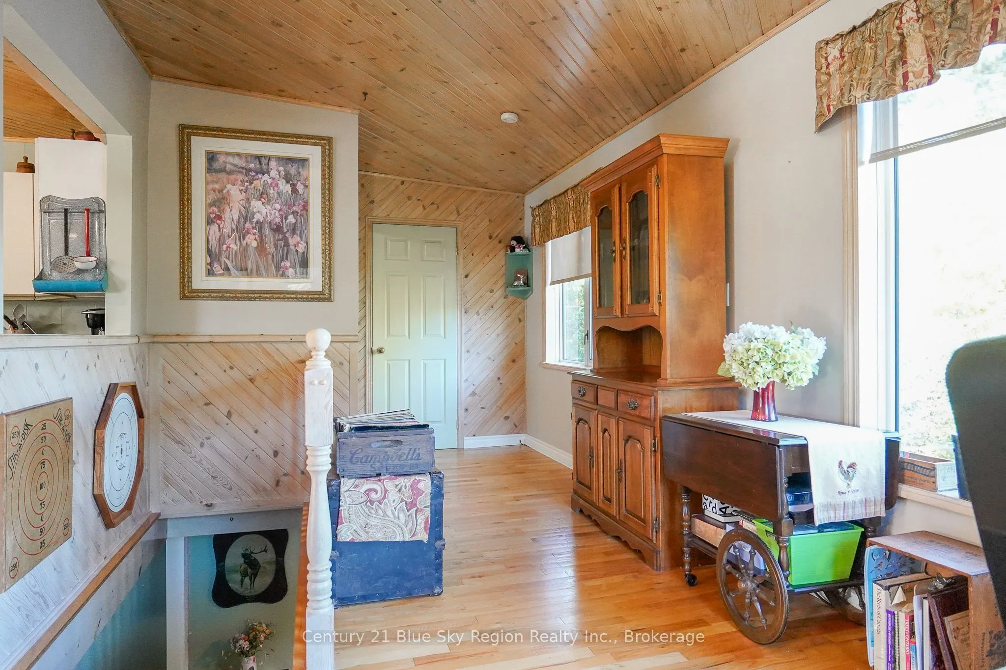 5065 Highway 11 N