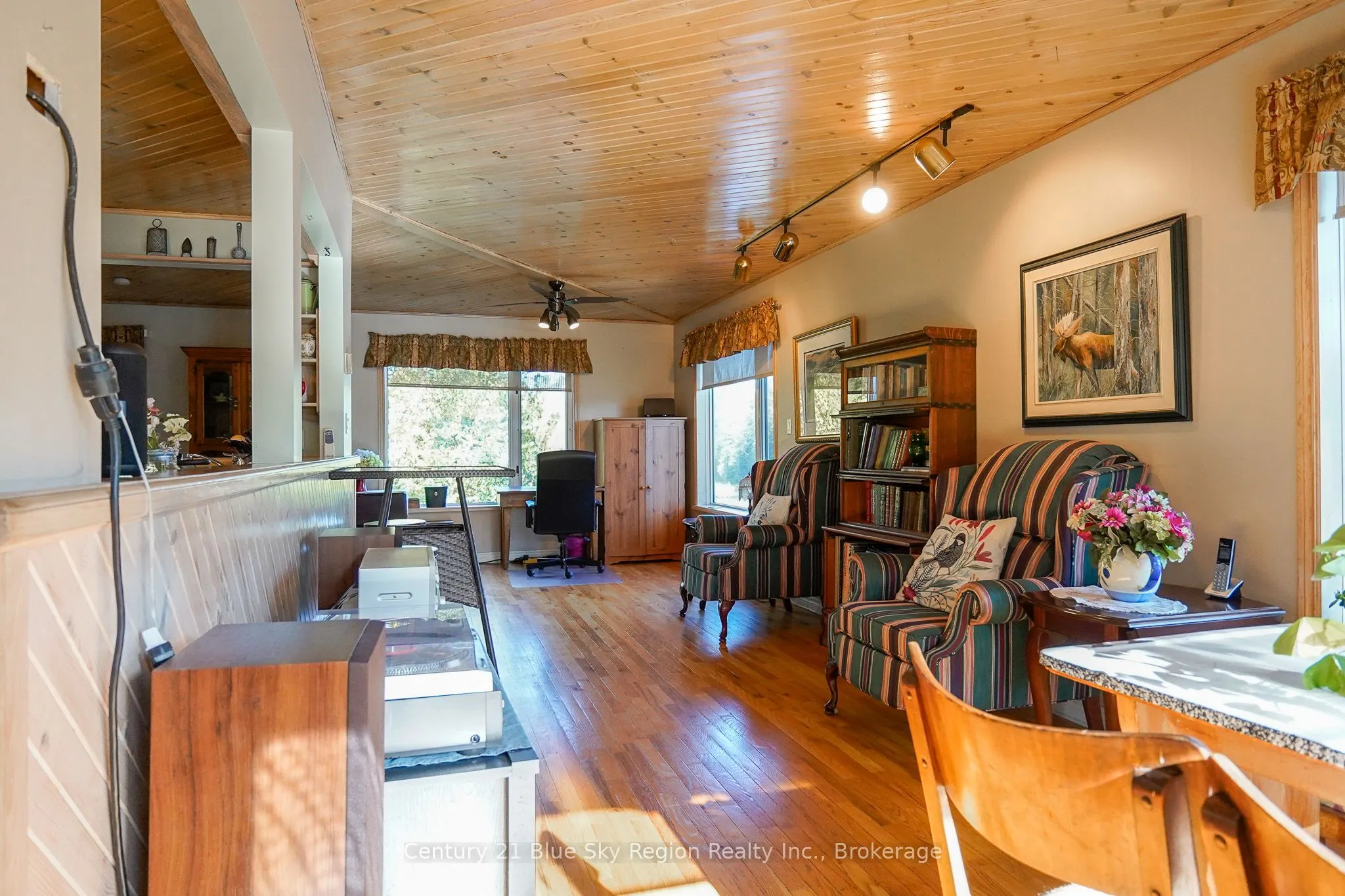 5065 Highway 11 N