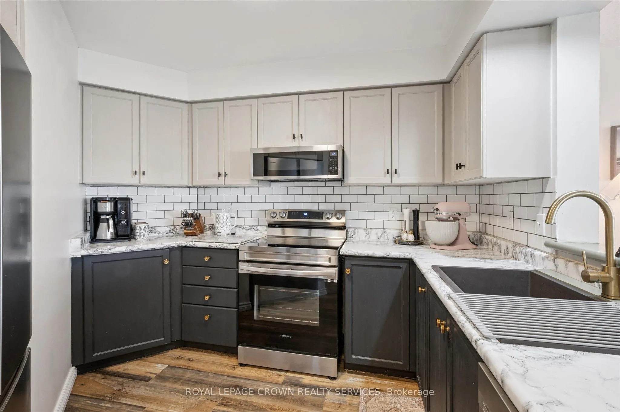 76 Elma Place