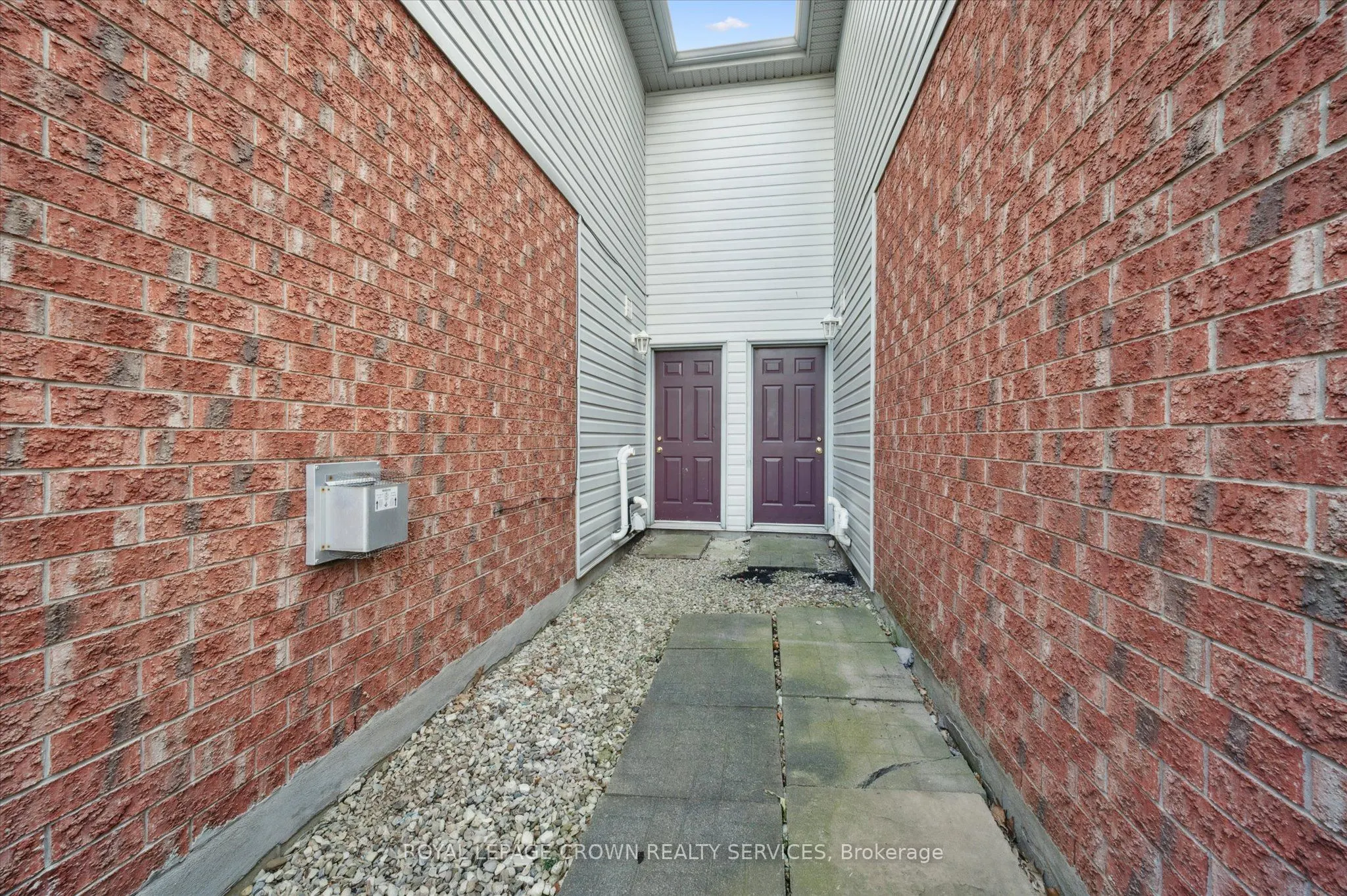 76 Elma Place