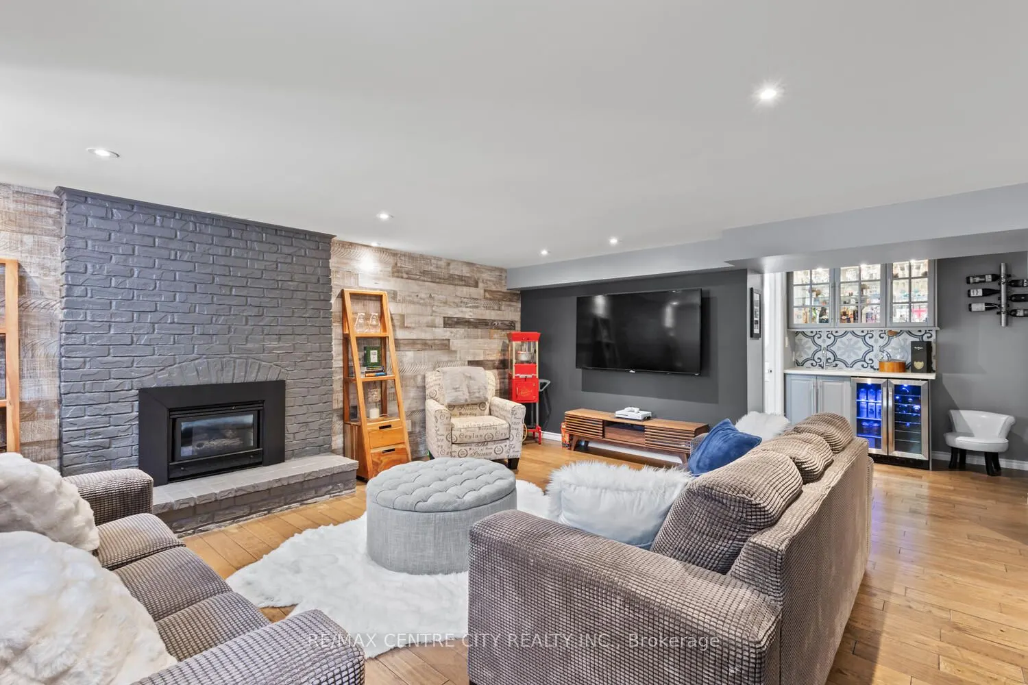 469 Belvedere Place