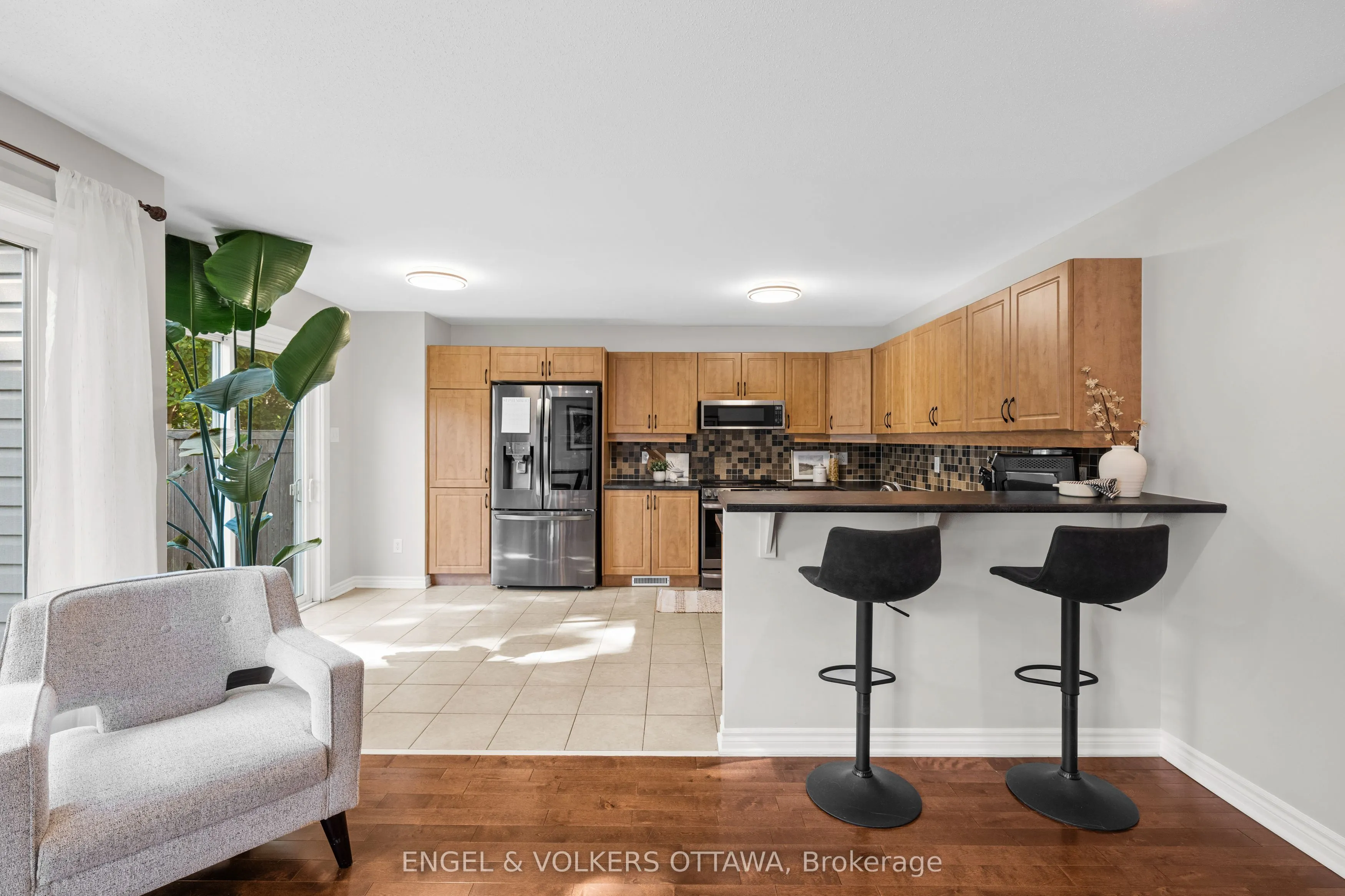 416 Vendevale Avenue