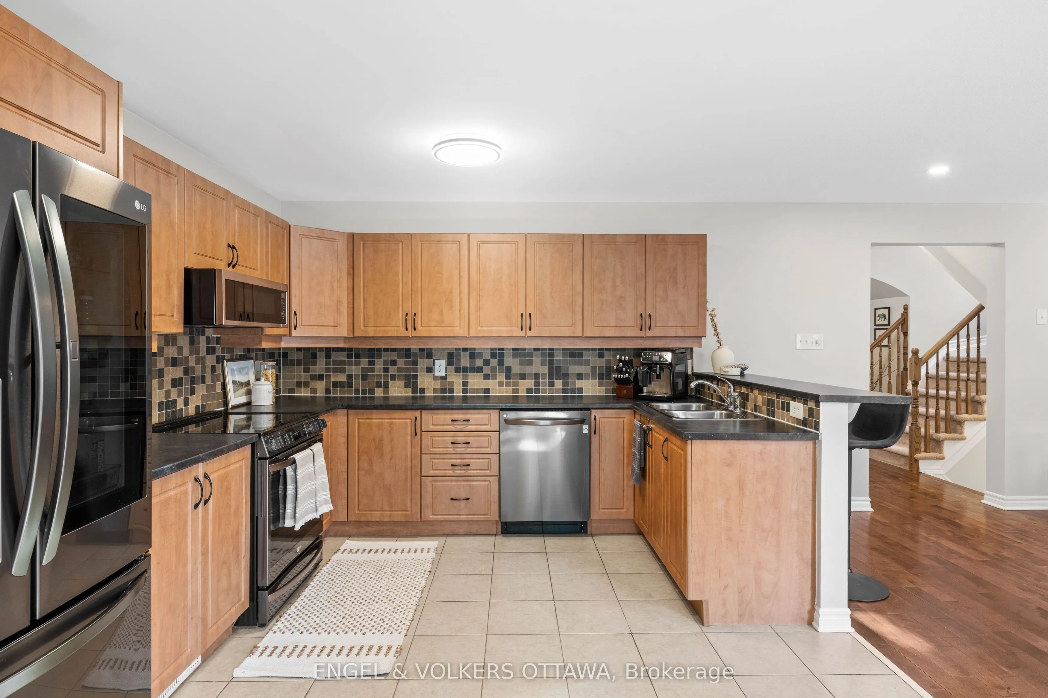 416 Vendevale Avenue