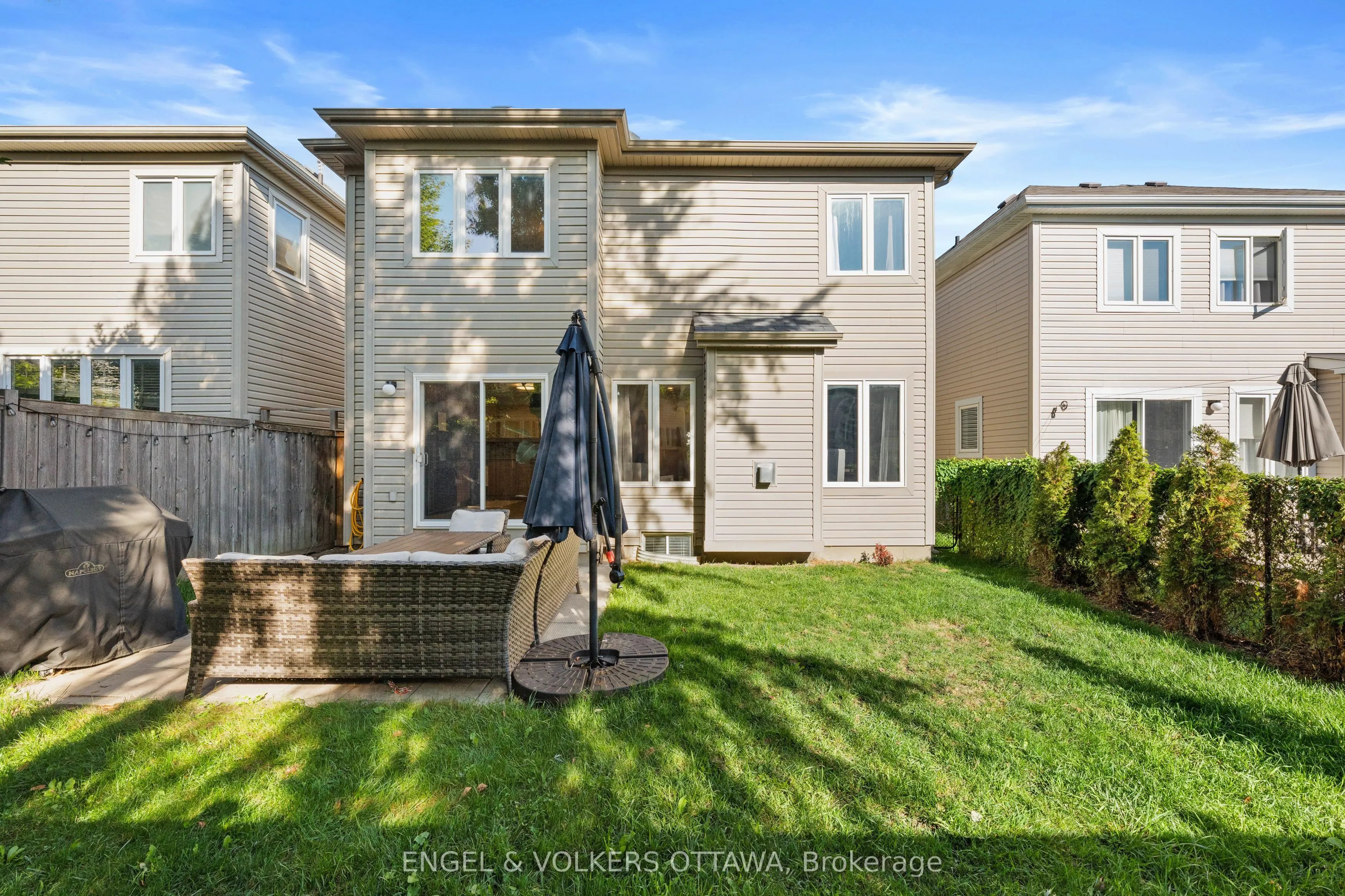 416 Vendevale Avenue