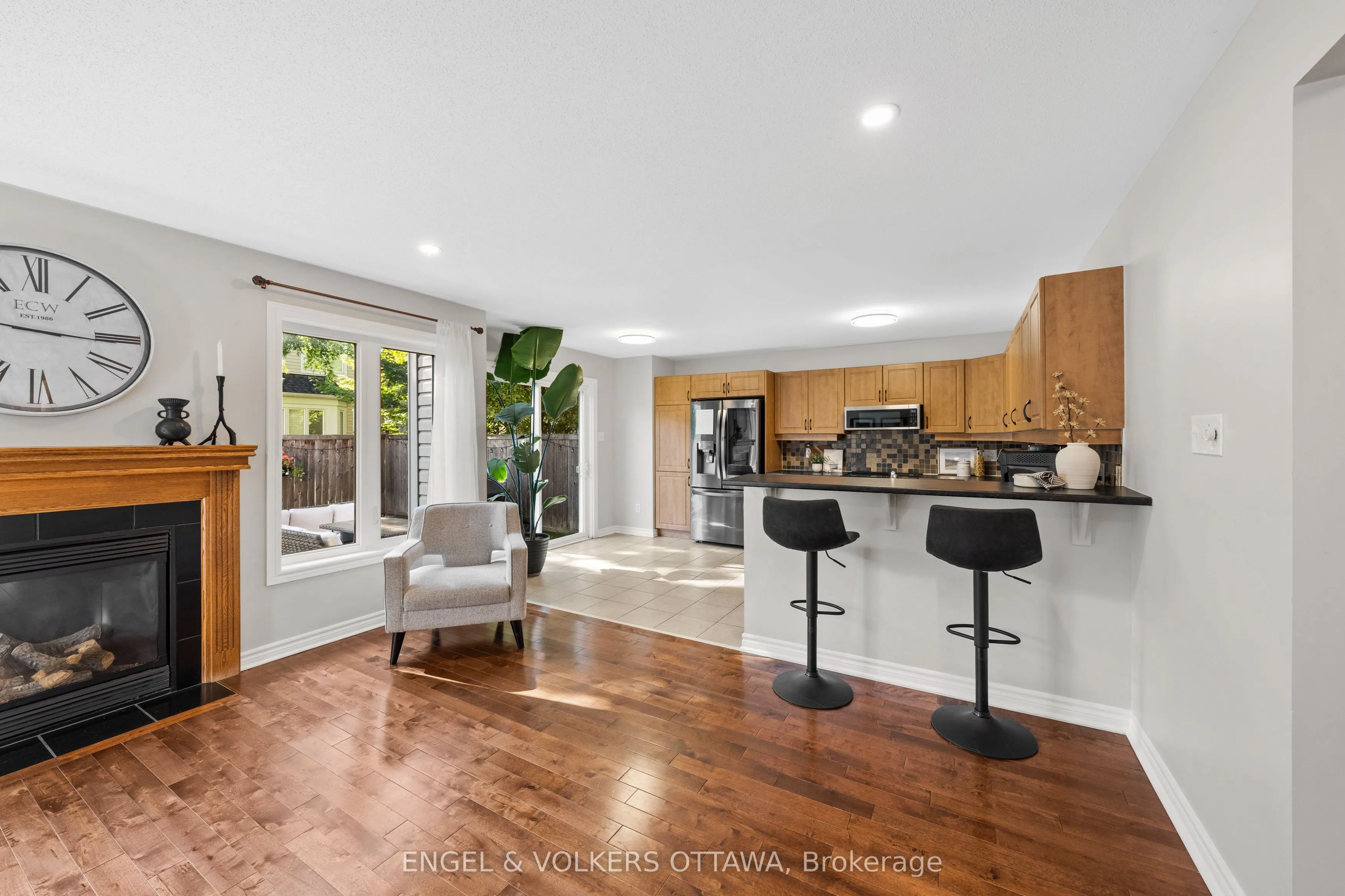416 Vendevale Avenue