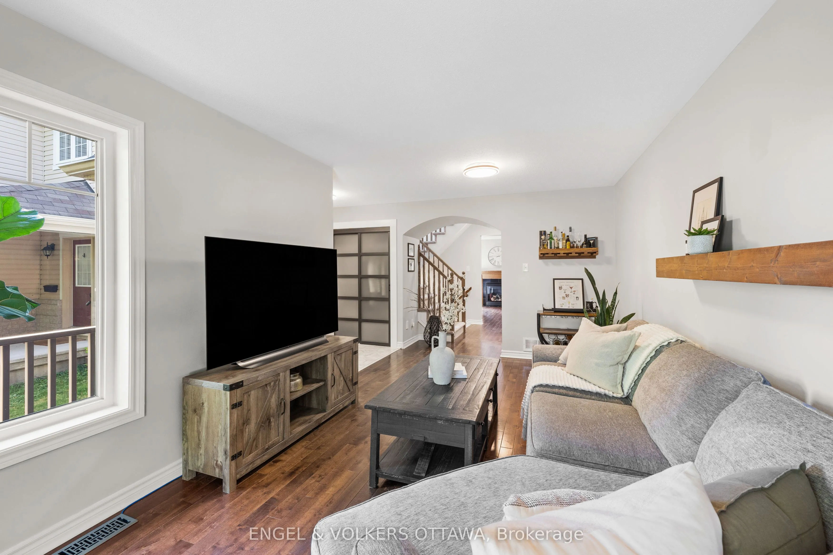 416 Vendevale Avenue