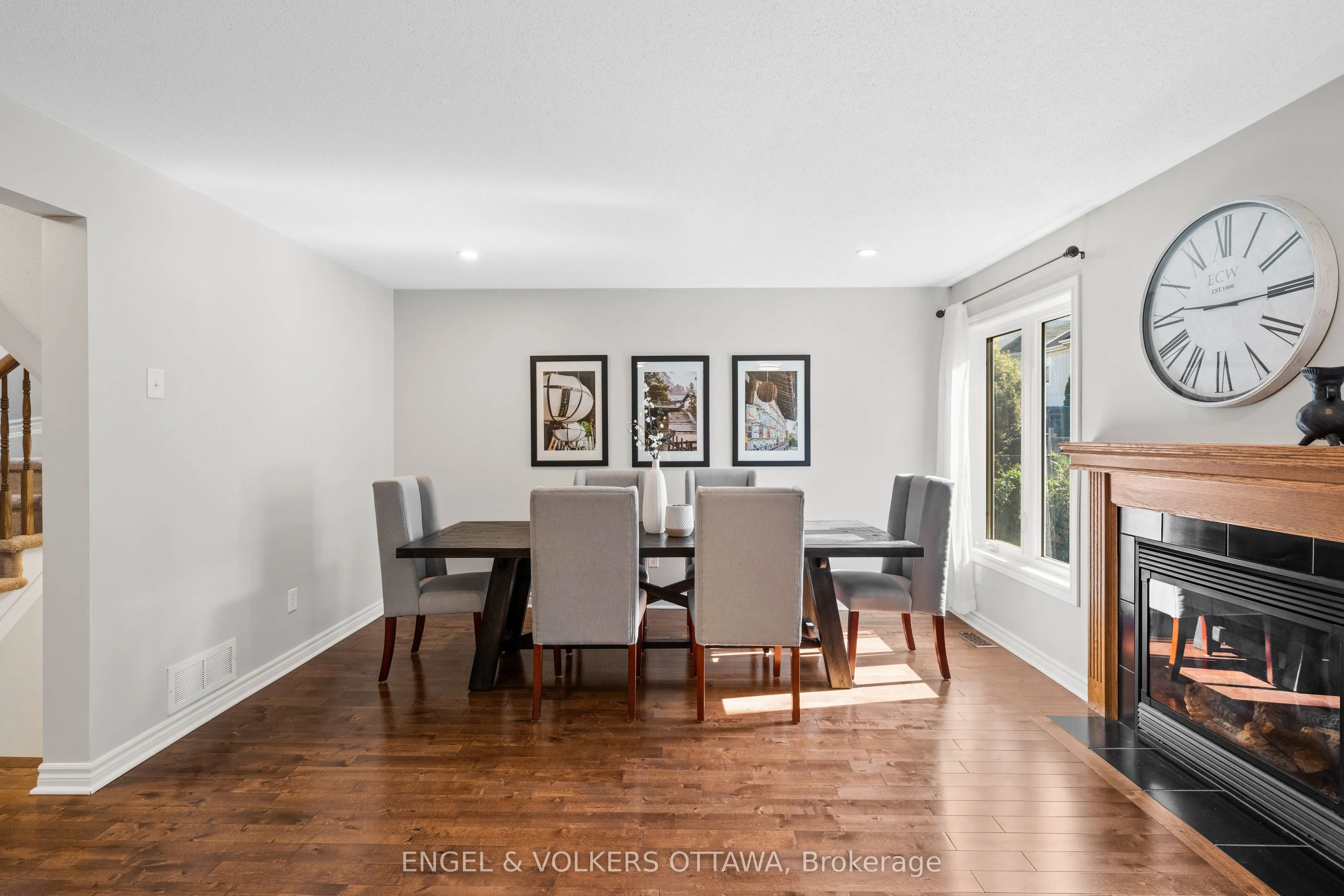 416 Vendevale Avenue