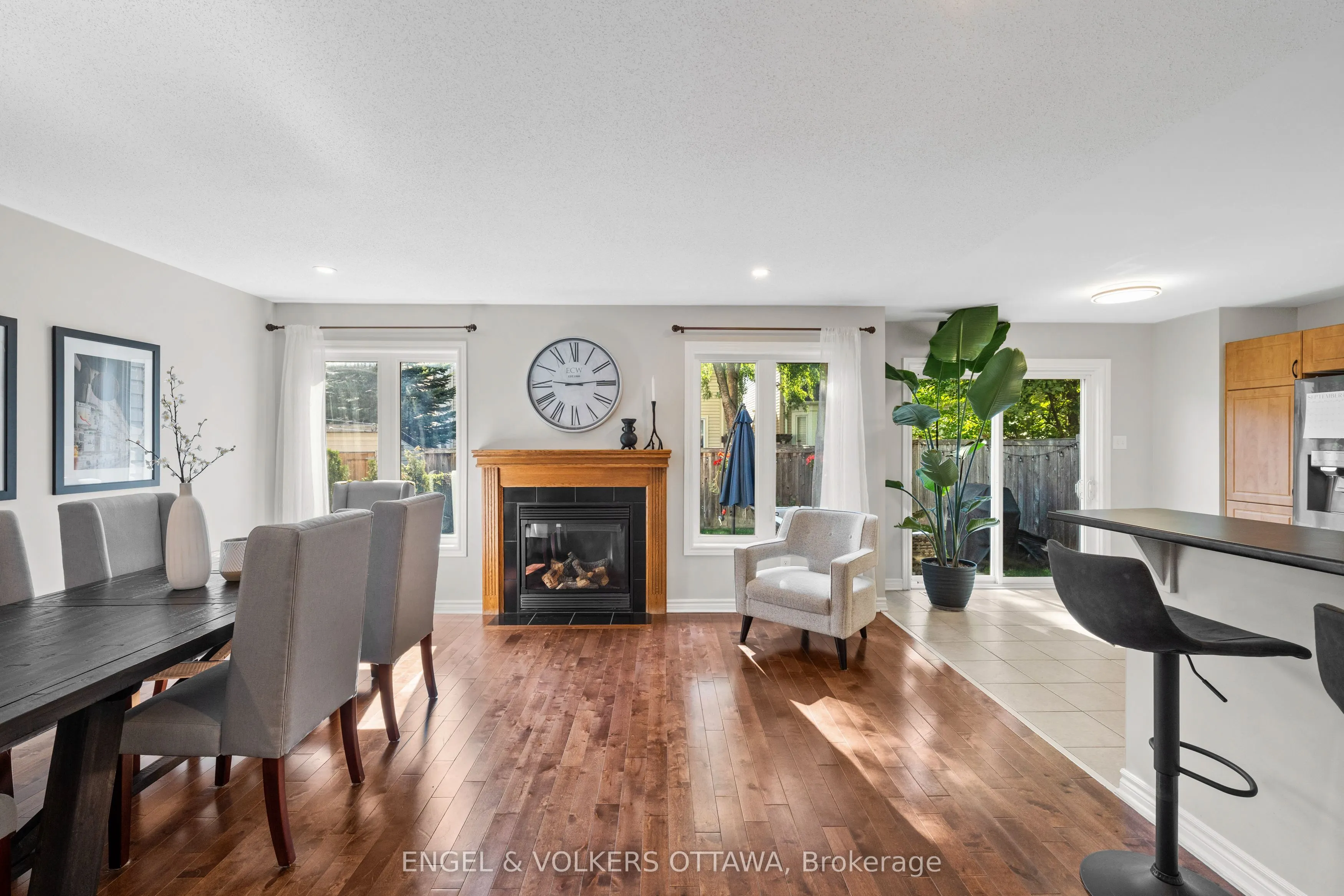 416 Vendevale Avenue