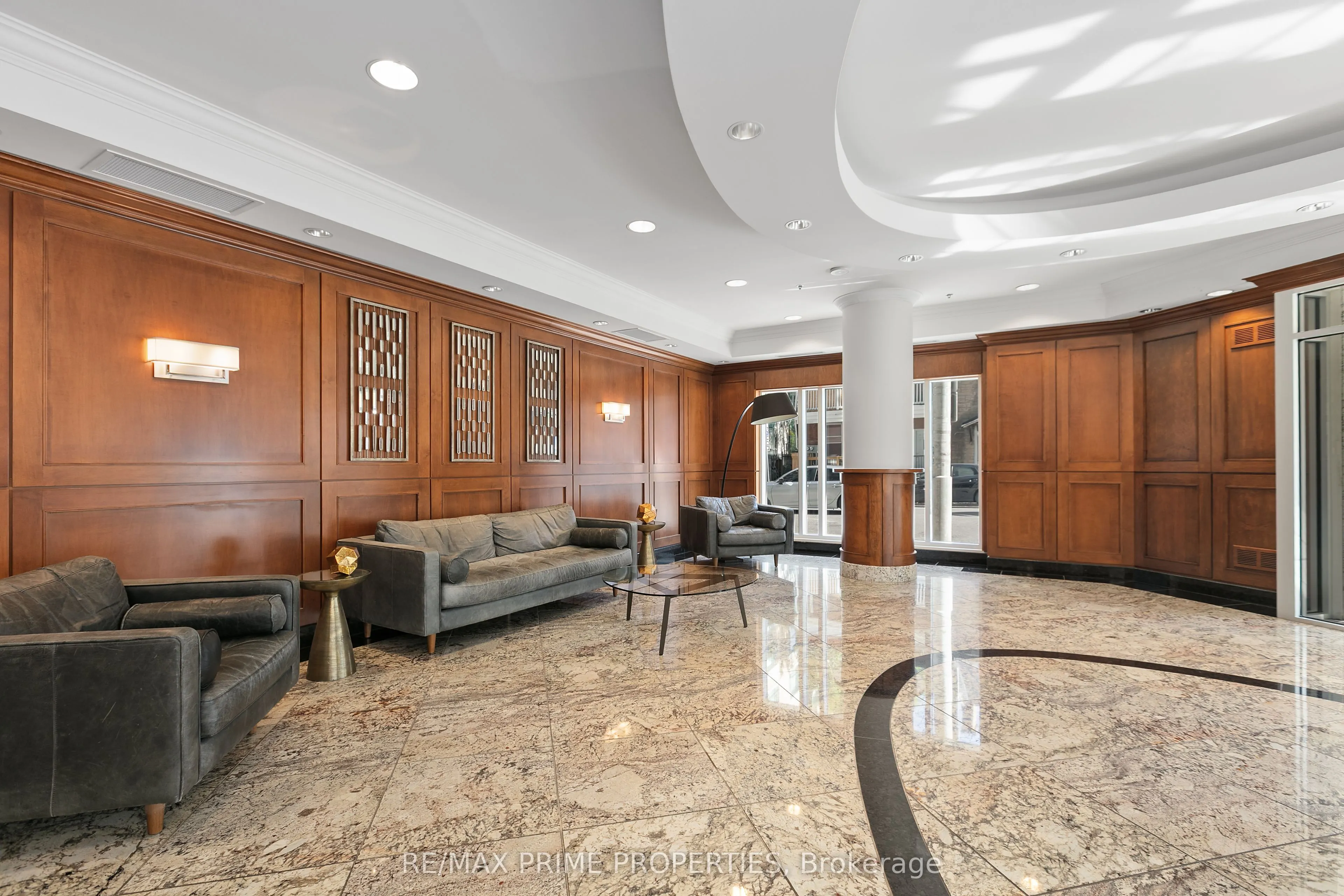 195 Besserer Street, #1306