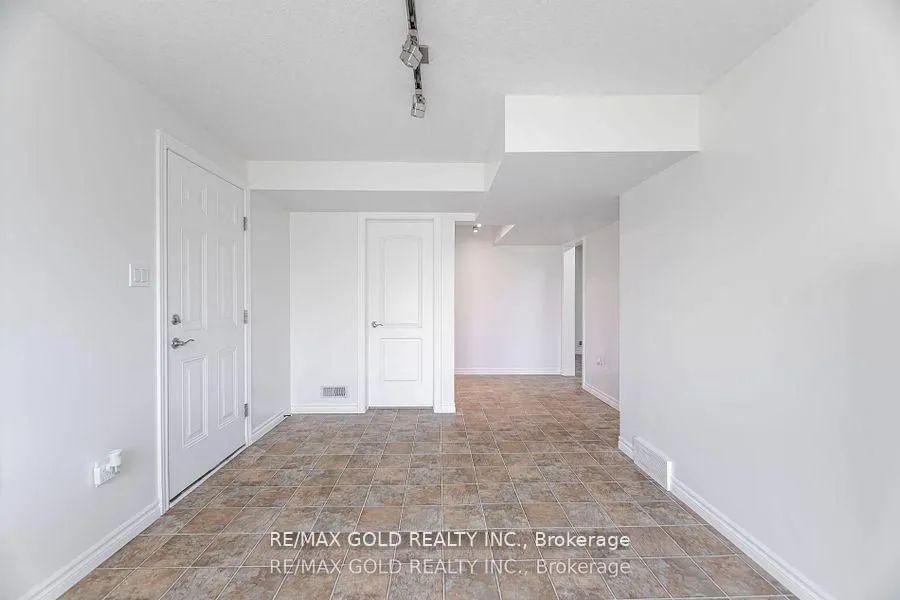 224 Skyline Avenue