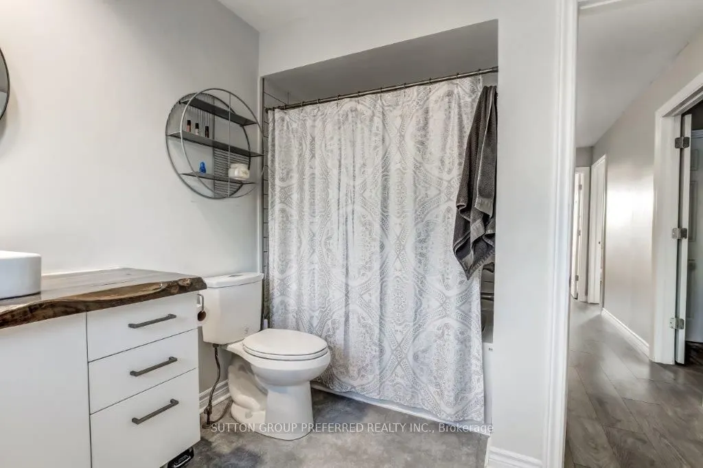 669 Osgoode Drive, #3