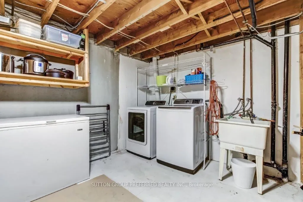 669 Osgoode Drive, #3