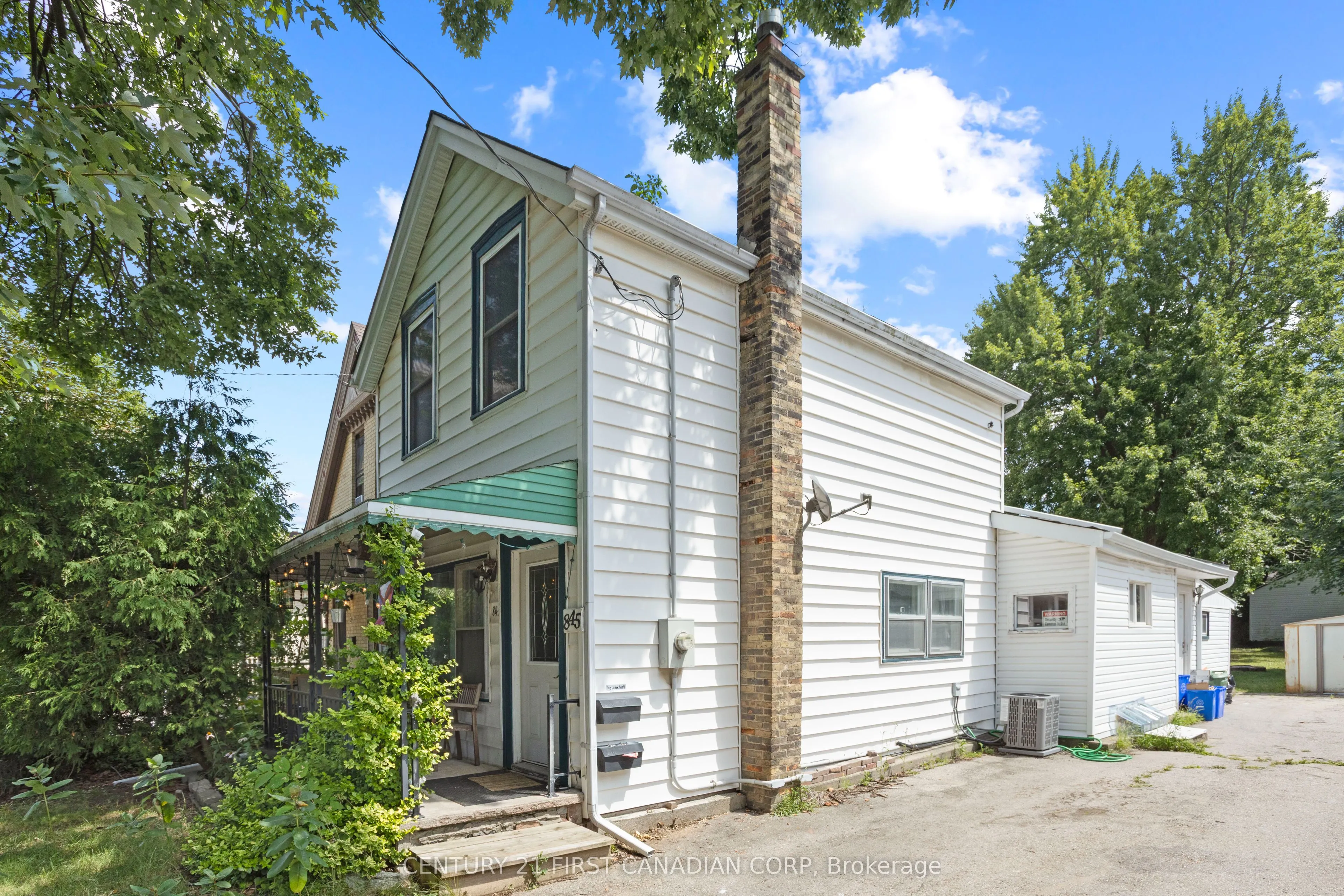 845 Queens Avenue