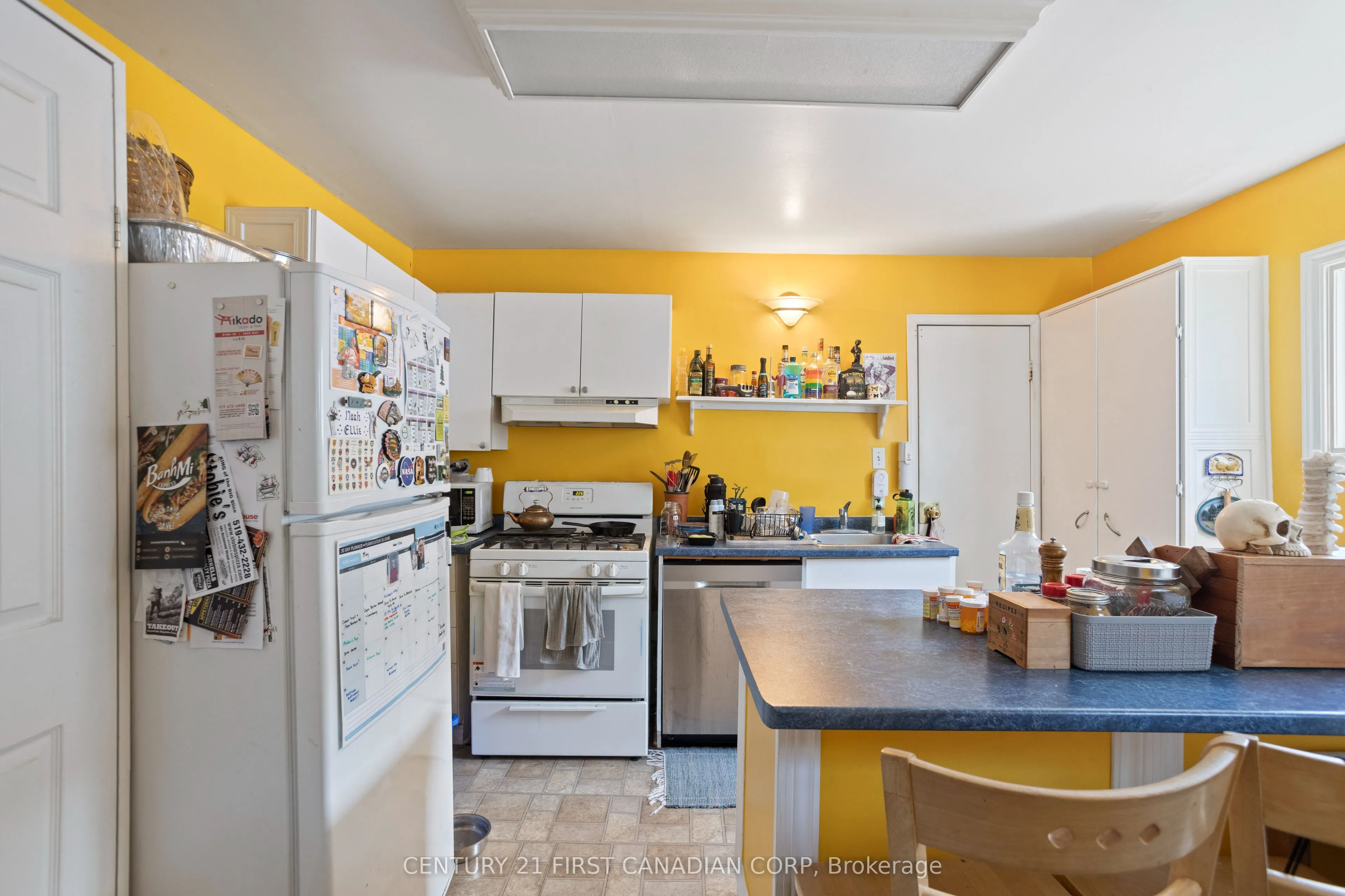 845 Queens Avenue