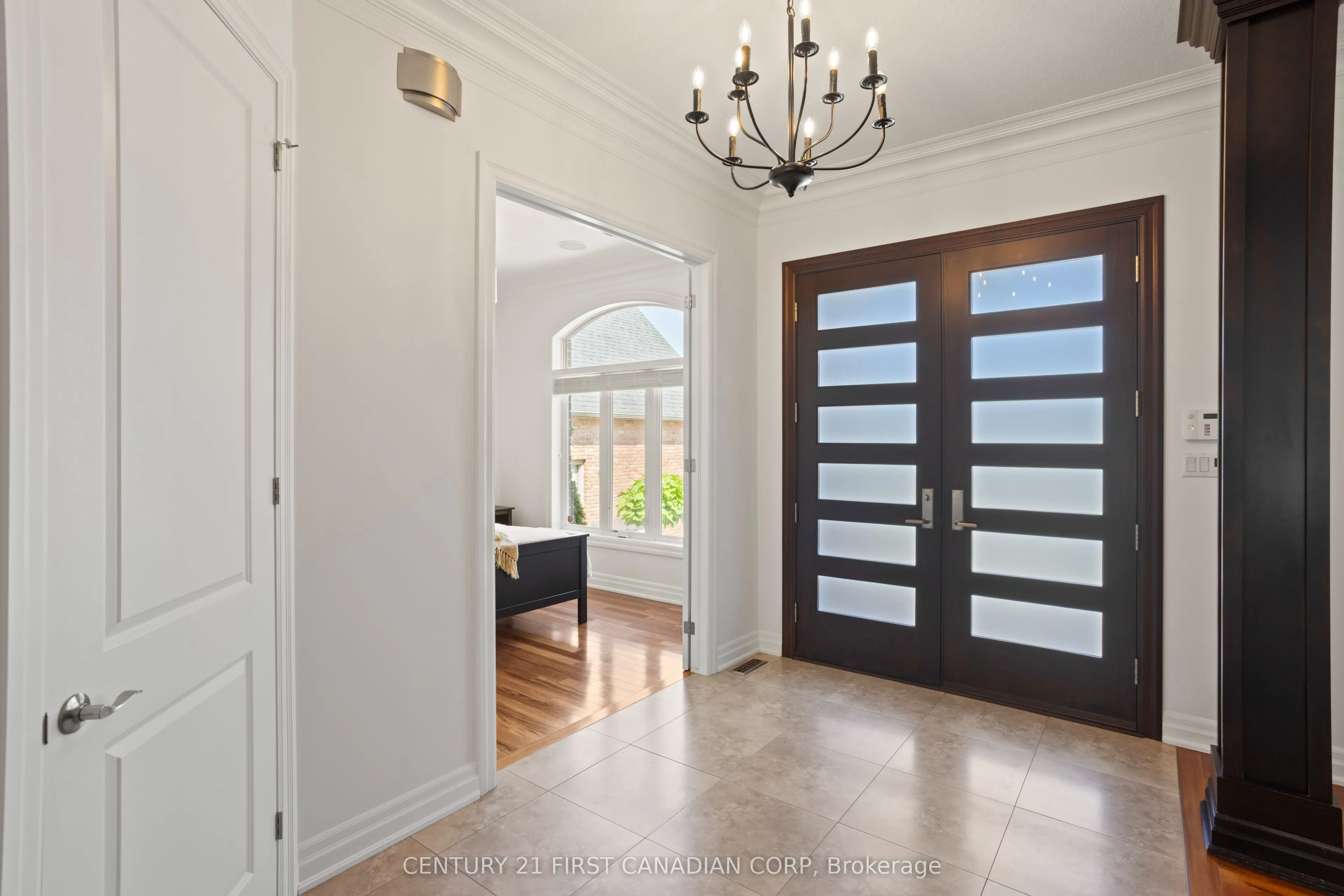 7071 Clayton Walk