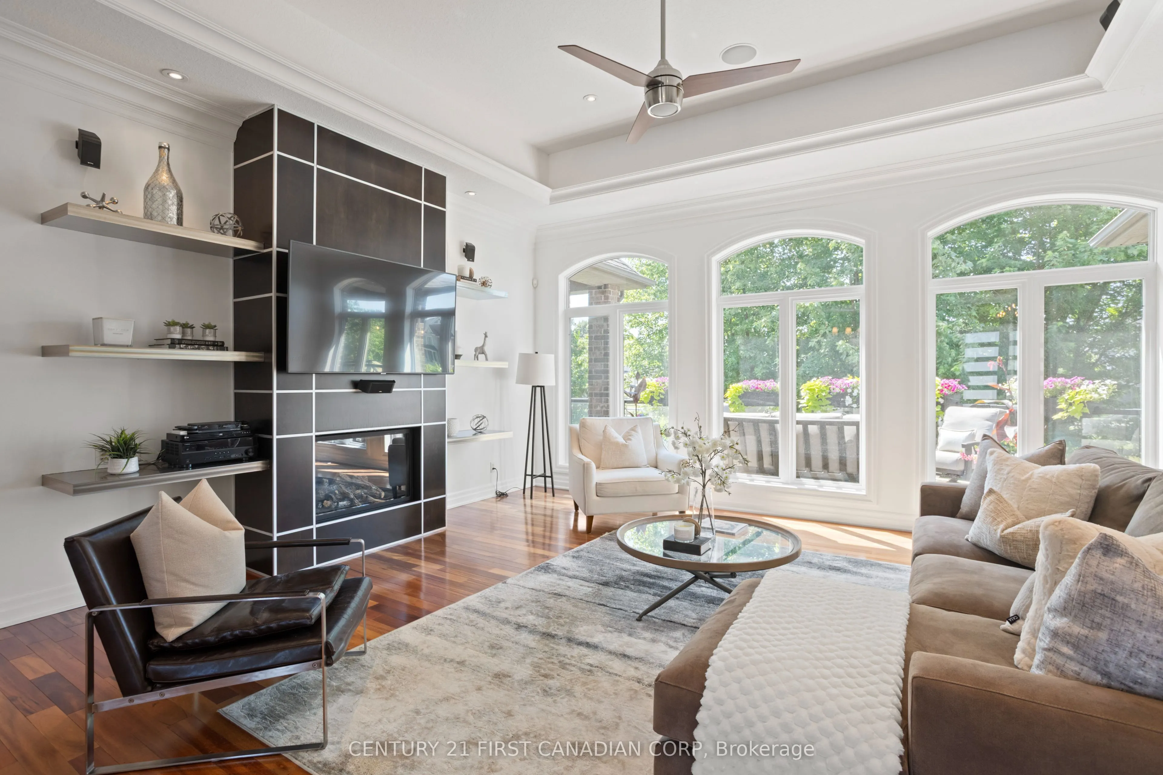 7071 Clayton Walk