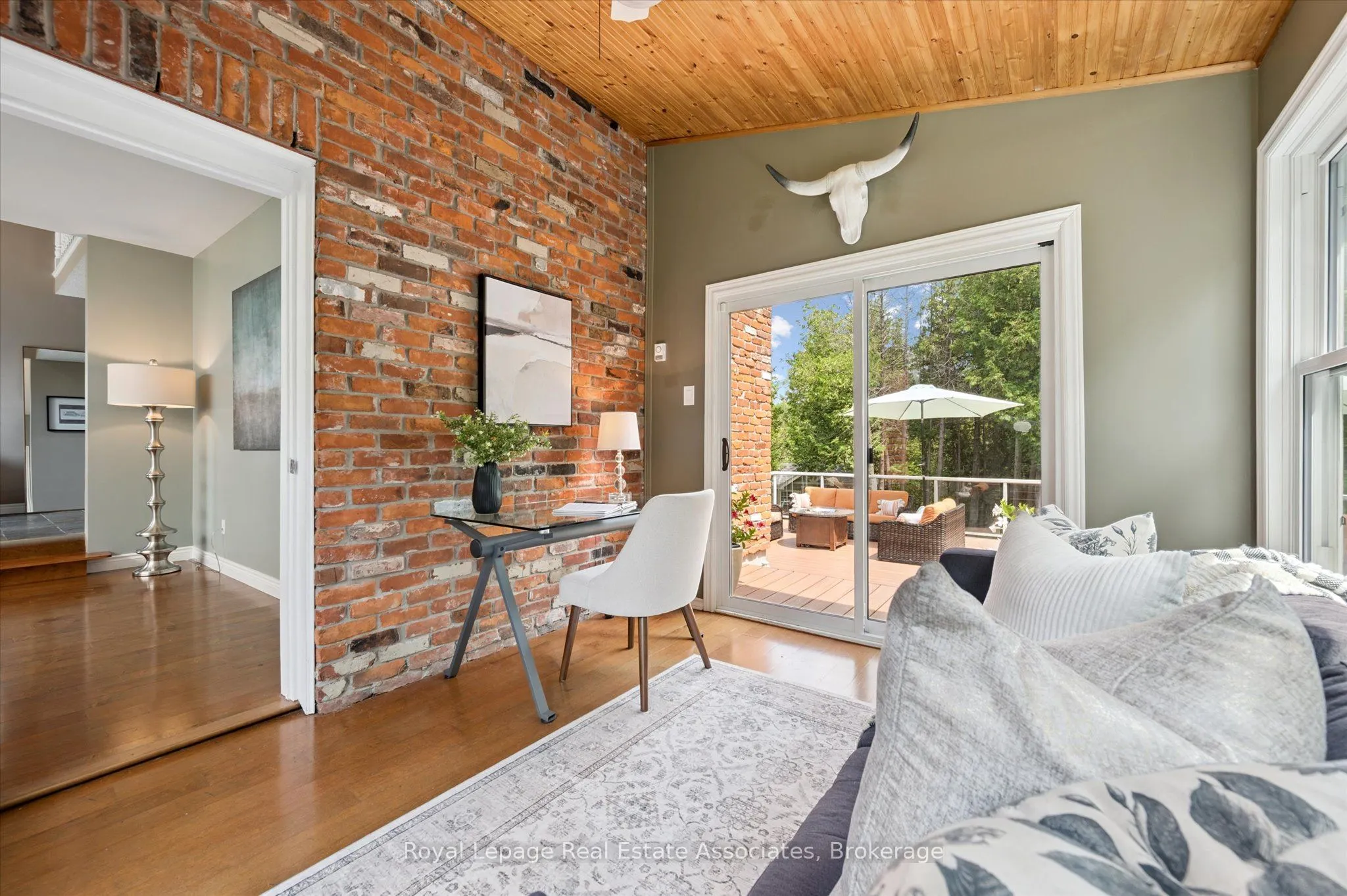 23 Brock Road N