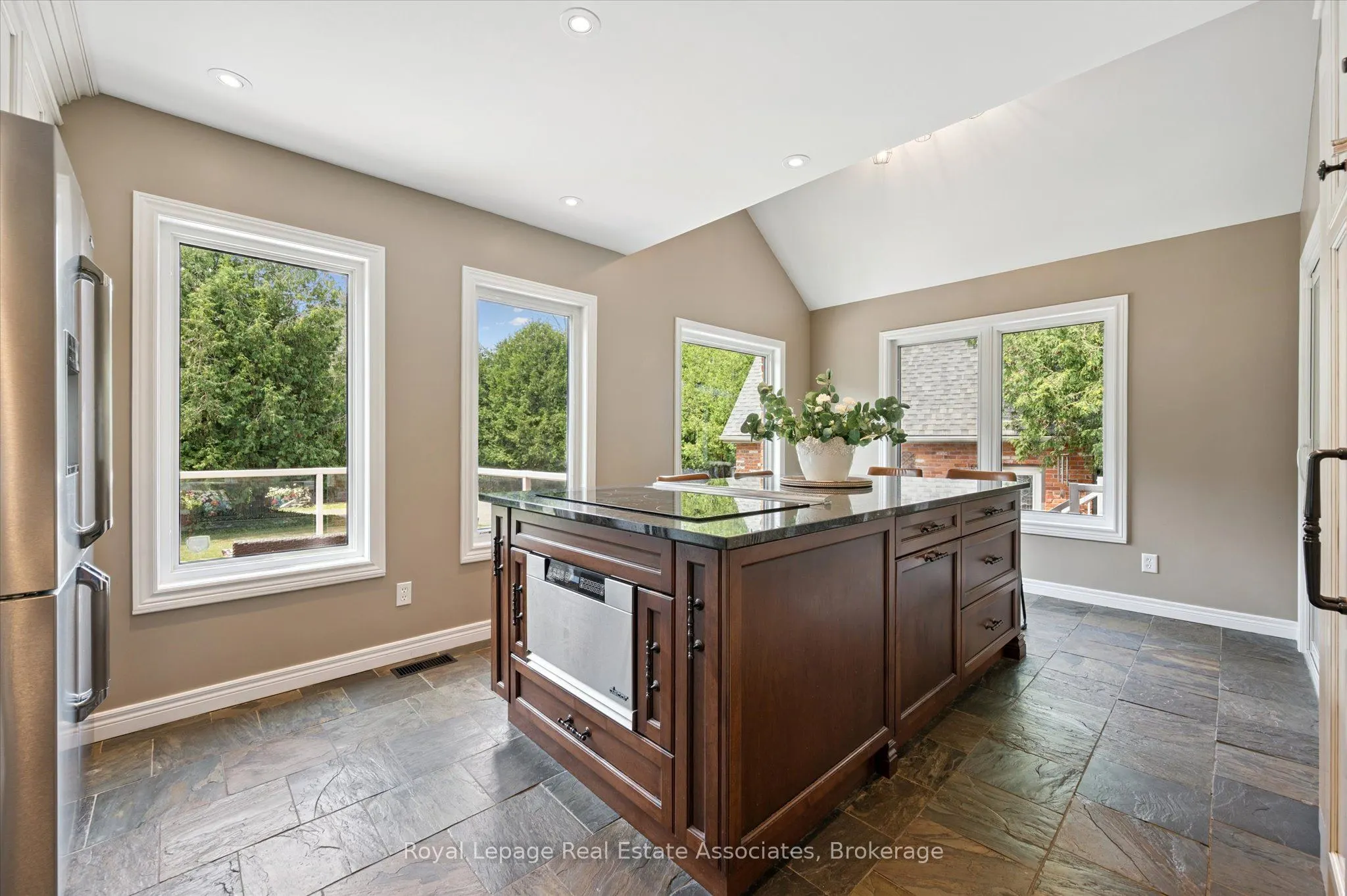 23 Brock Road N
