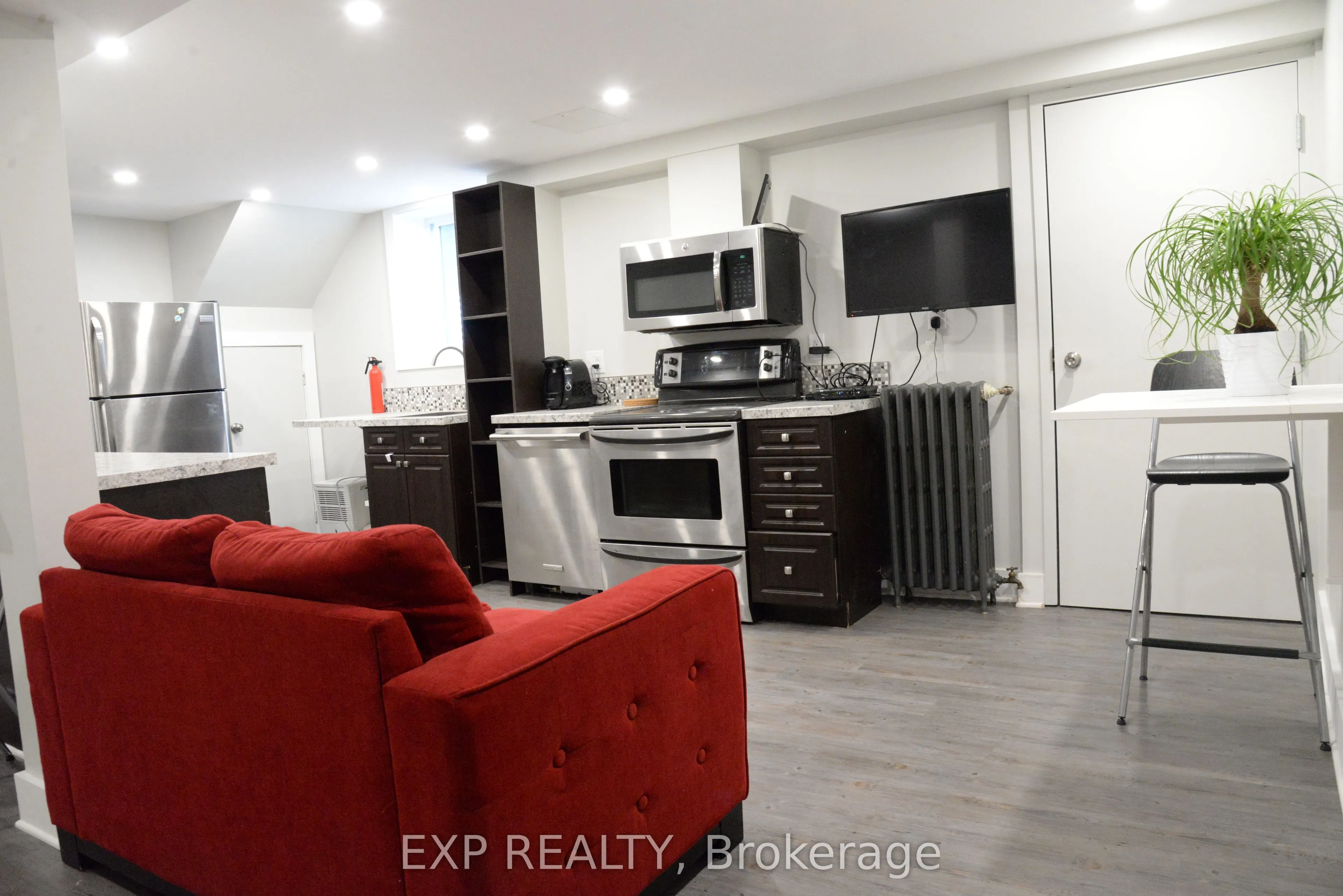 1240 Adirondack Drive, #B