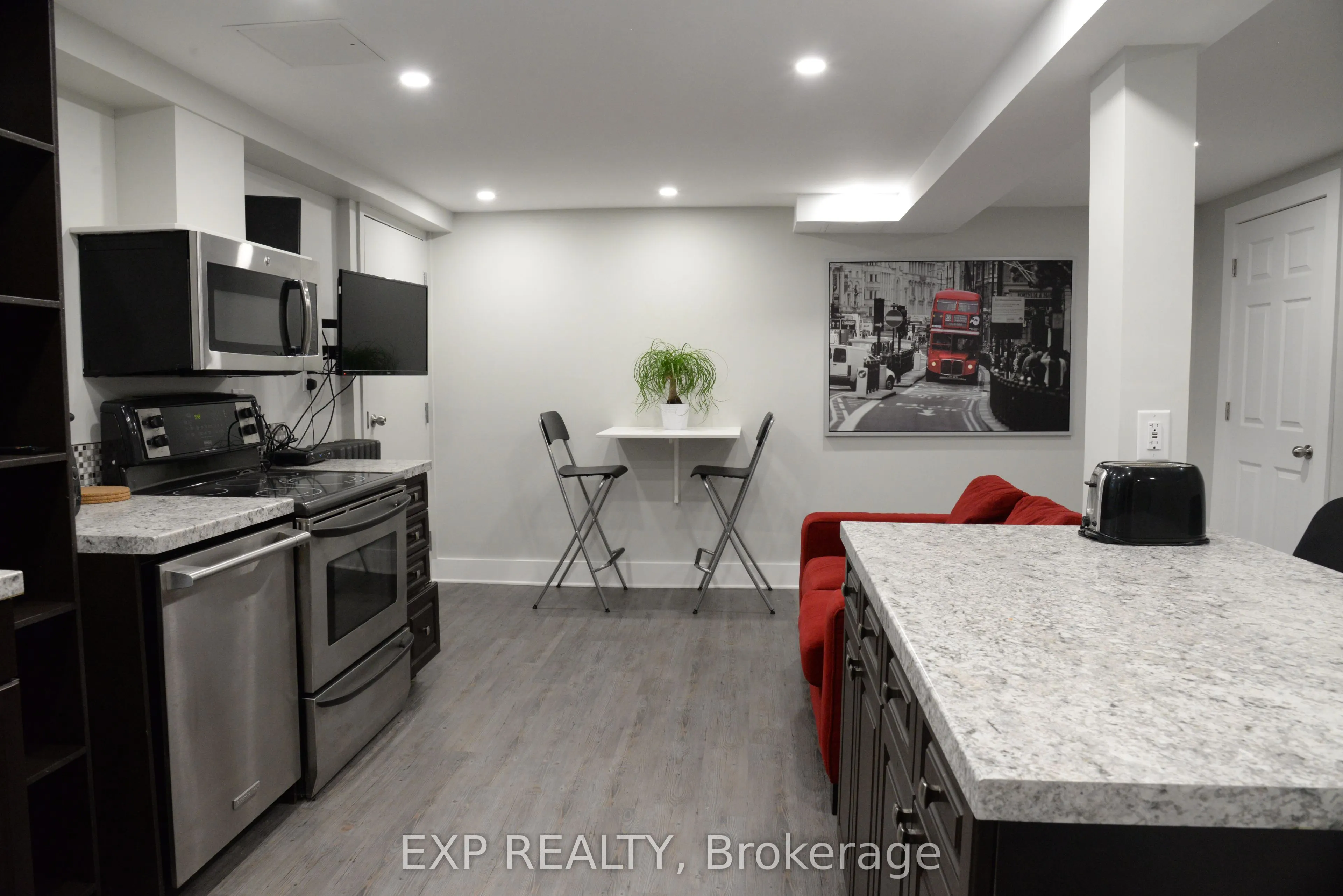 1240 Adirondack Drive, #B
