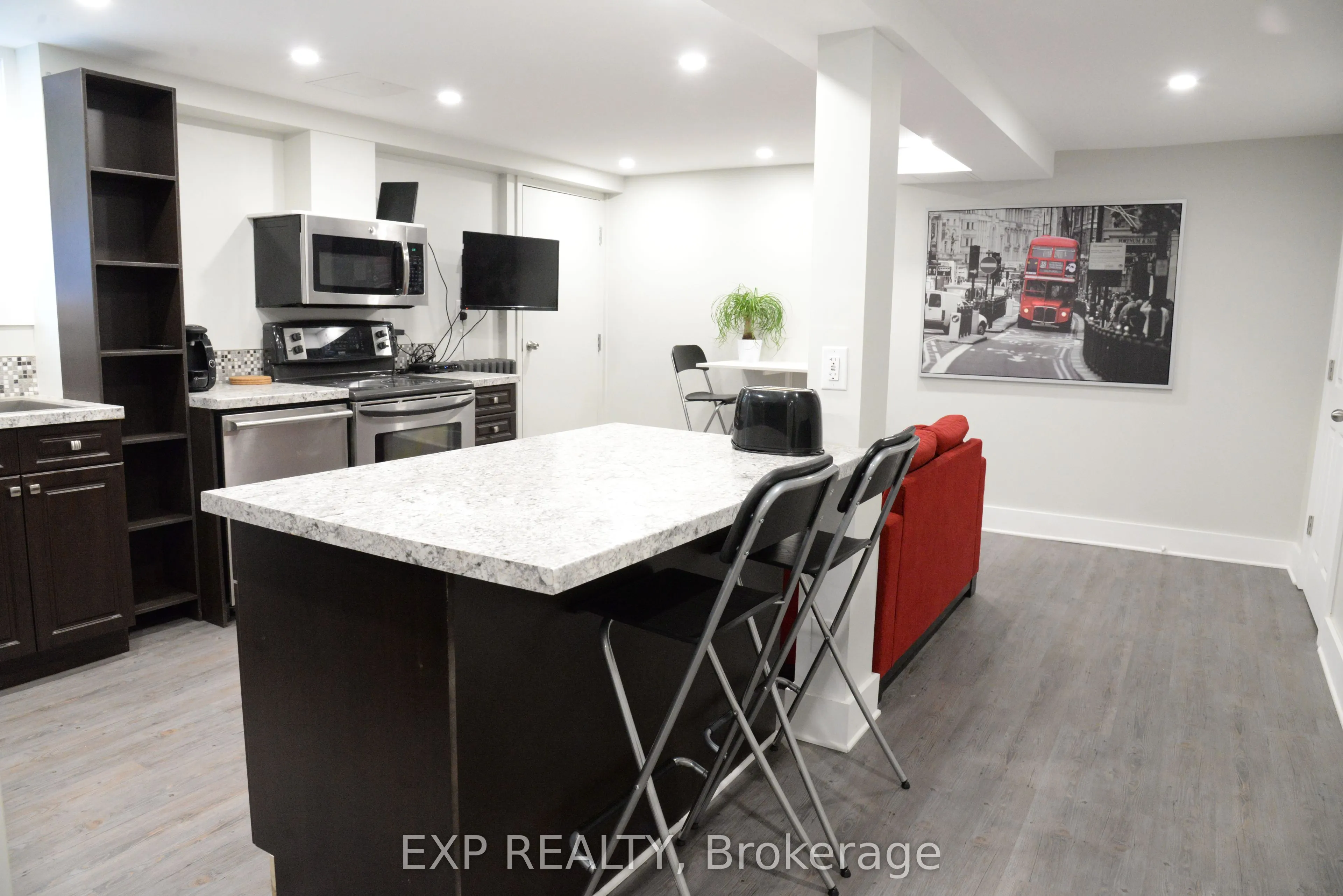 1240 Adirondack Drive, #B