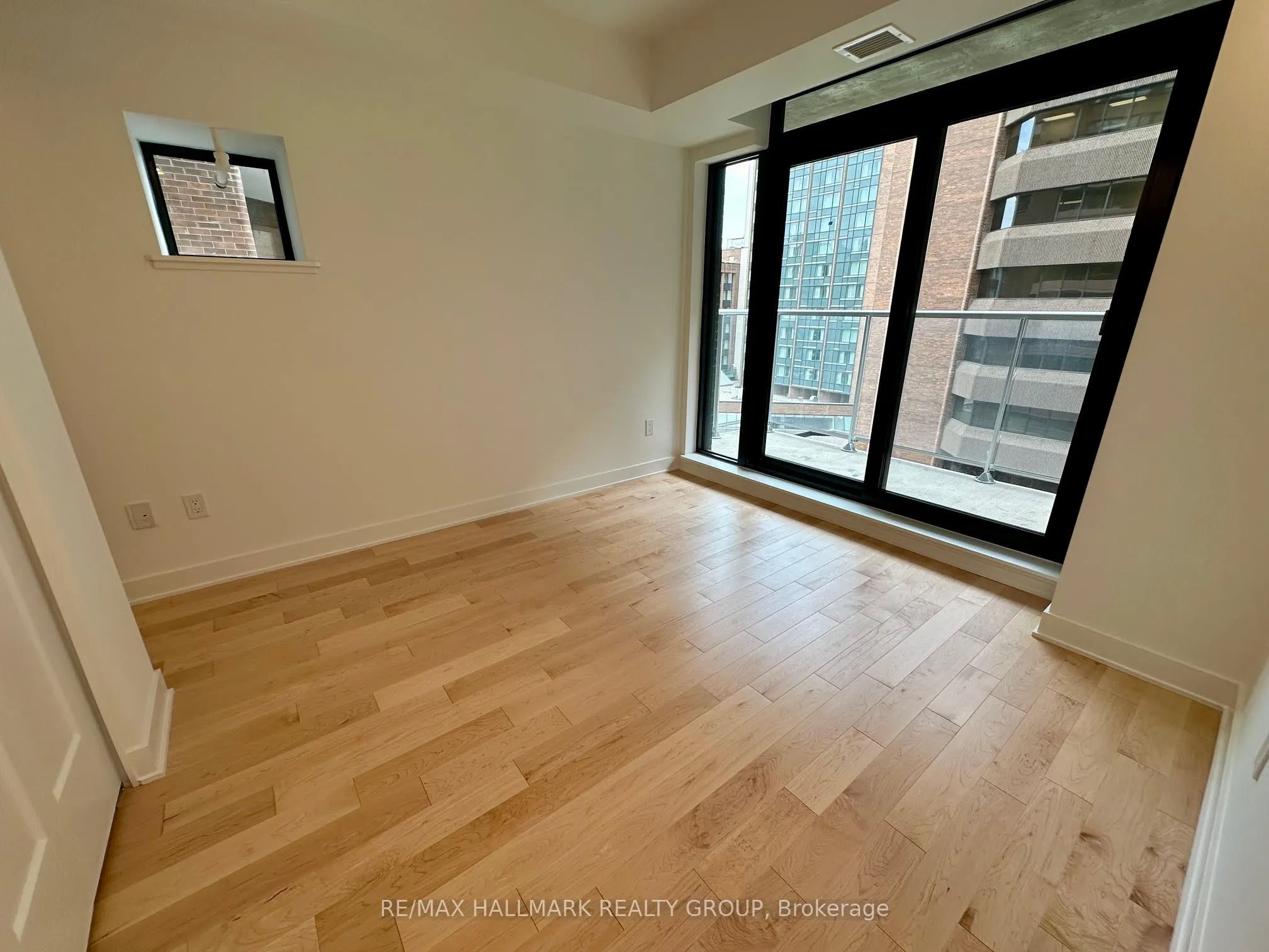 340 QUEEN Street, #701