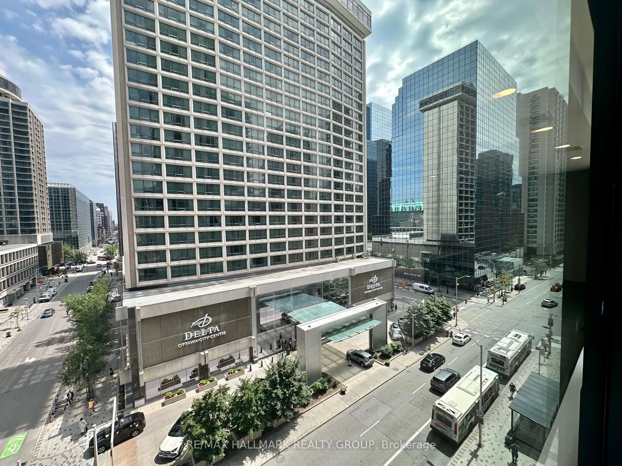 340 QUEEN Street, #706