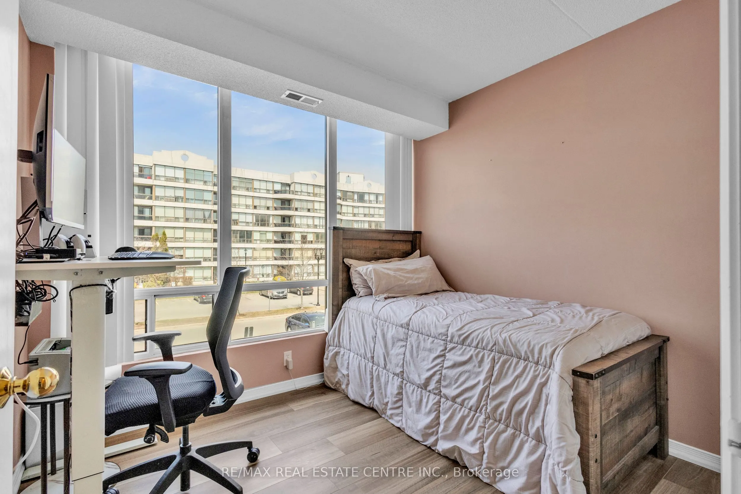 105 BAGOT Street, #202
