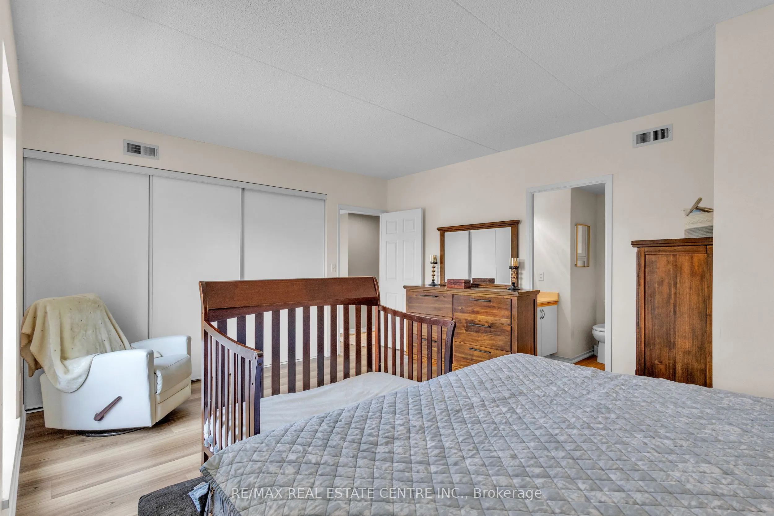 105 BAGOT Street, #202