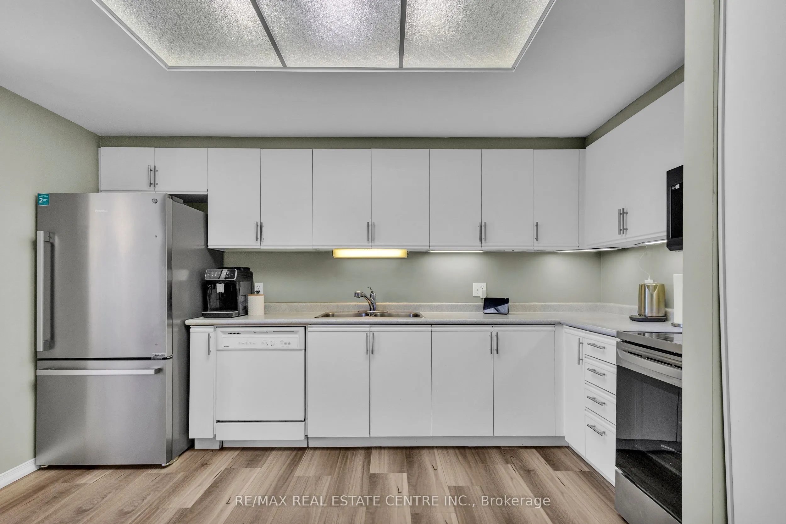105 BAGOT Street, #202