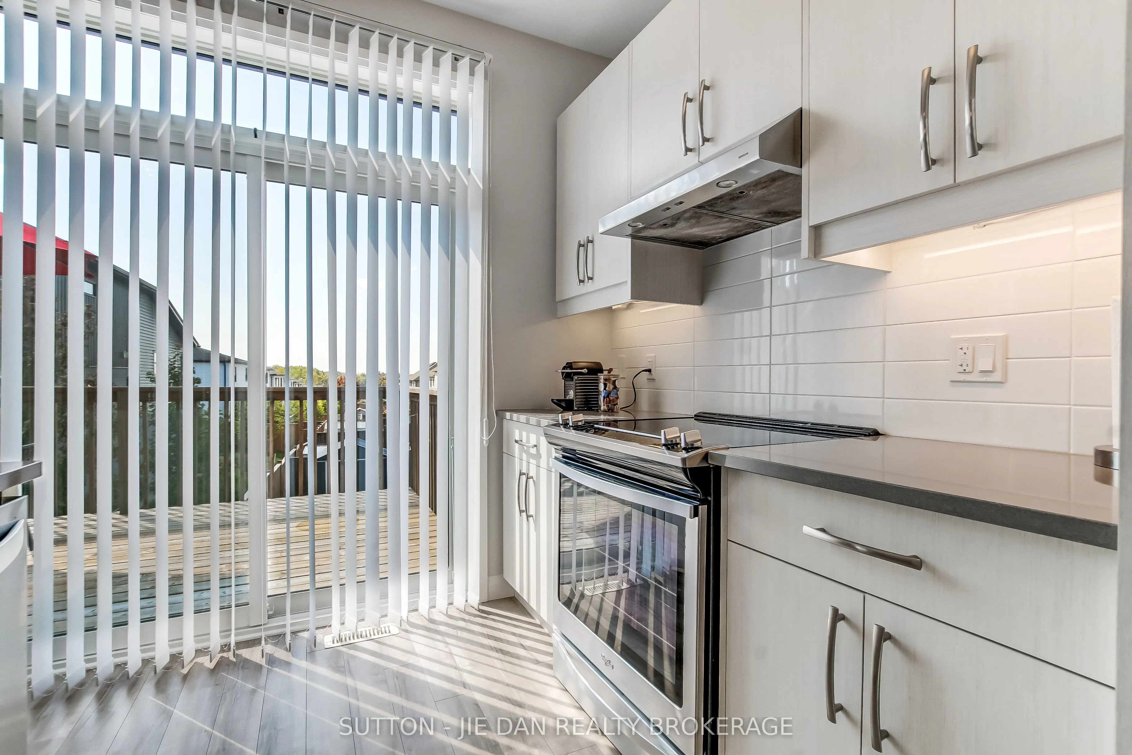 819 KLEINBURG Drive, #2