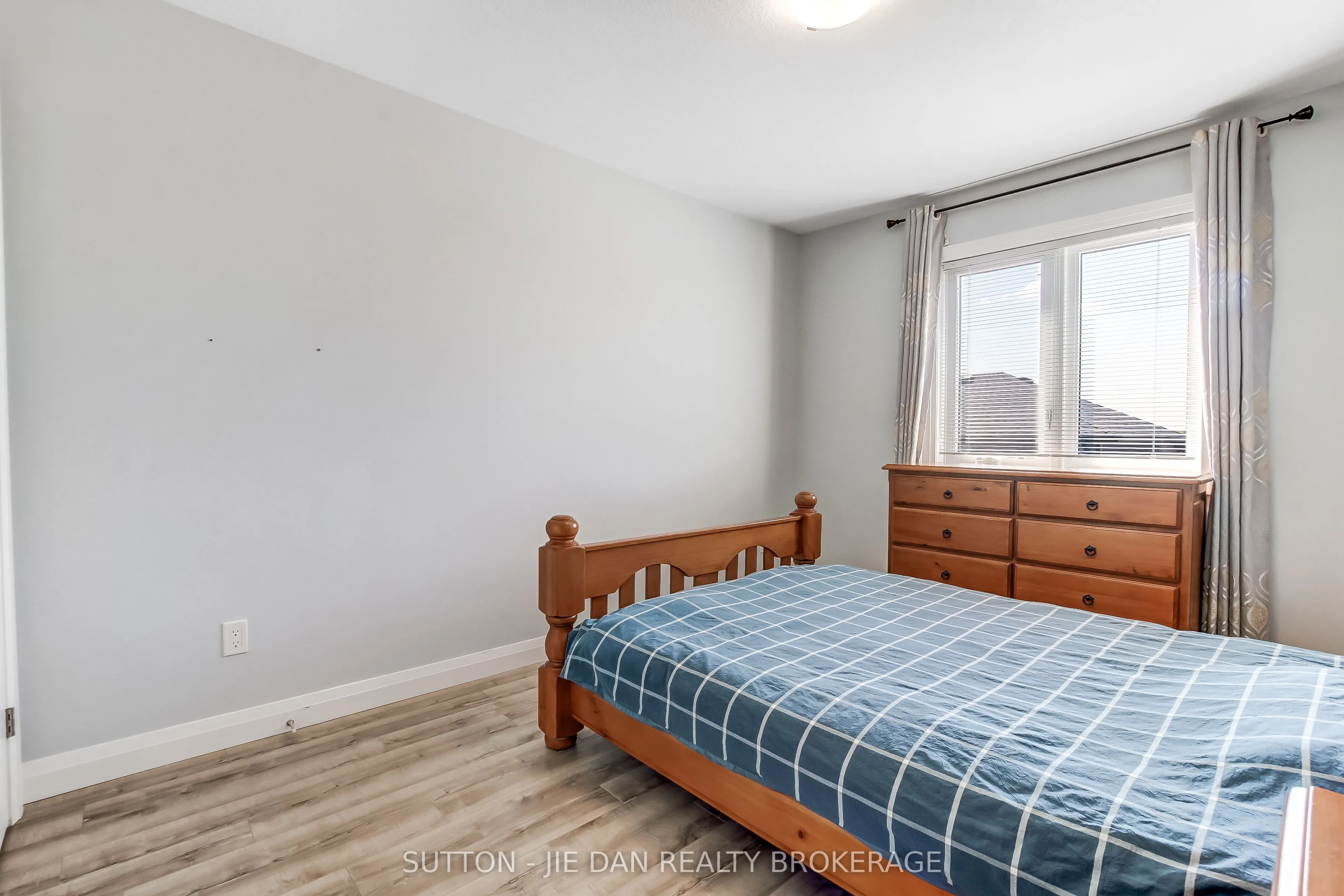 819 KLEINBURG Drive, #2